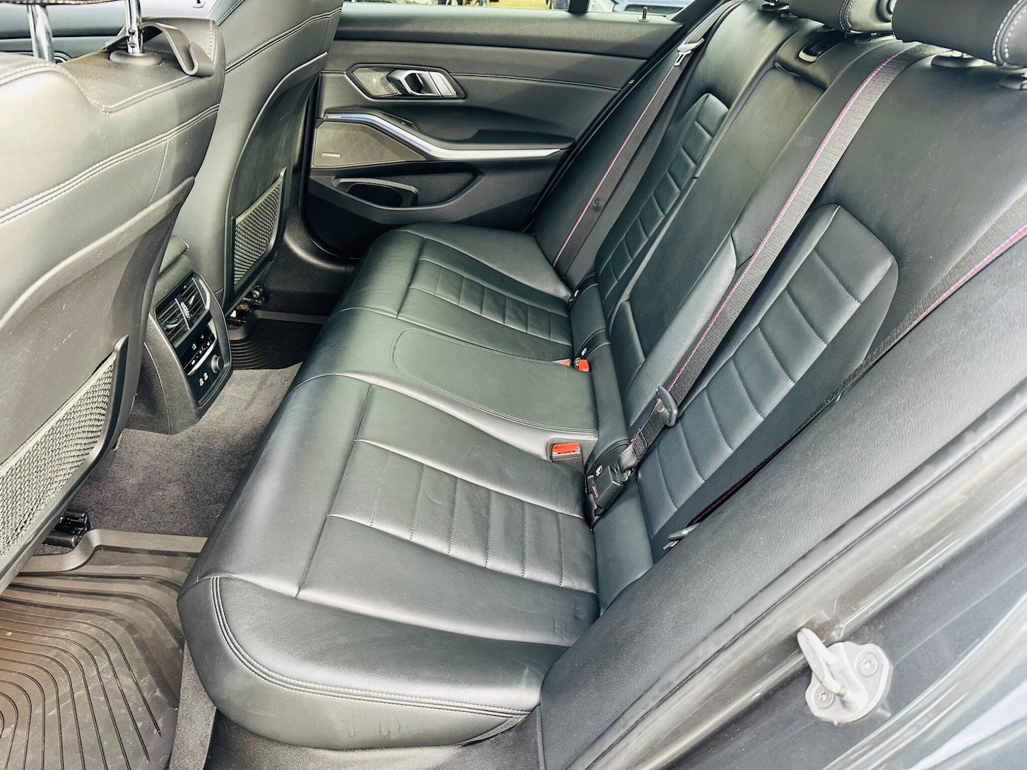 Used BMW 3 Series 2019 for sale - 76337480: Photo 37