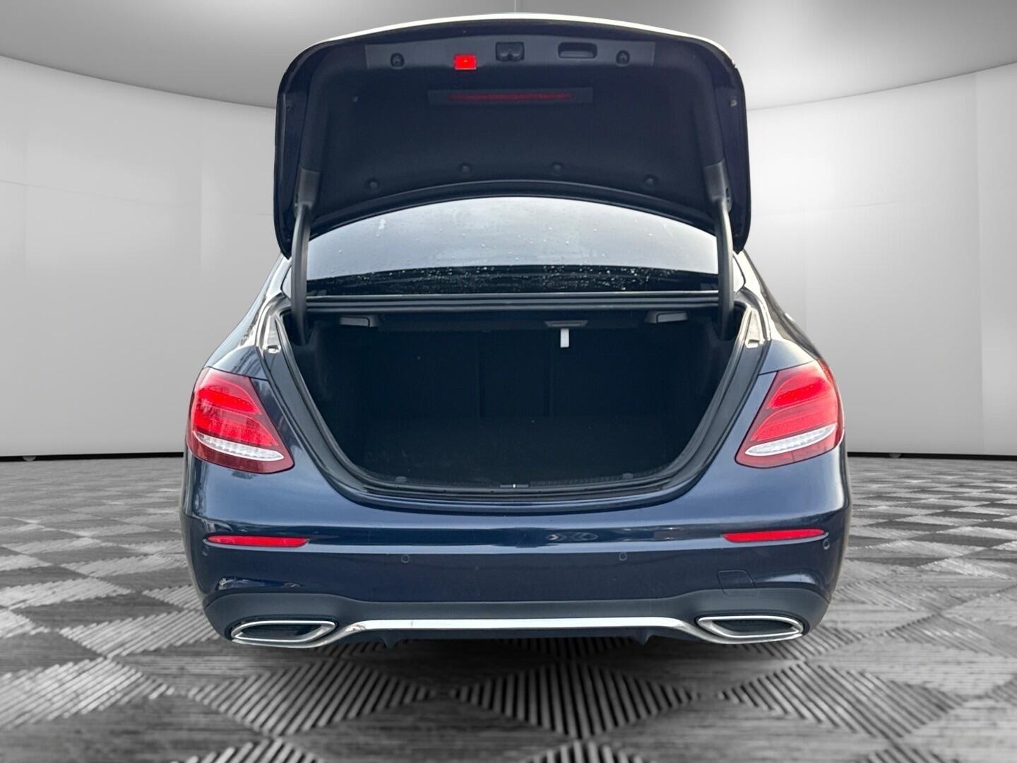 Used Mercedes-Benz E Class for sale - 77216348: Photo 10