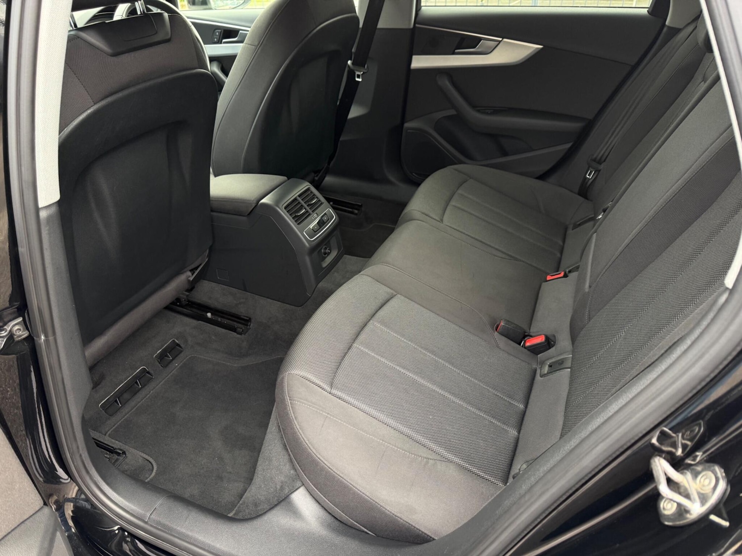 Used Audi A4 2020 for sale - 76701544: Photo 33