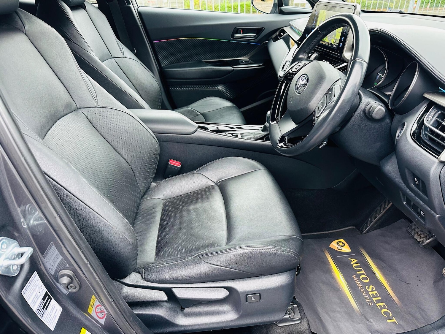 Used Toyota C-HR 2019 for sale - 76573644: Photo 14