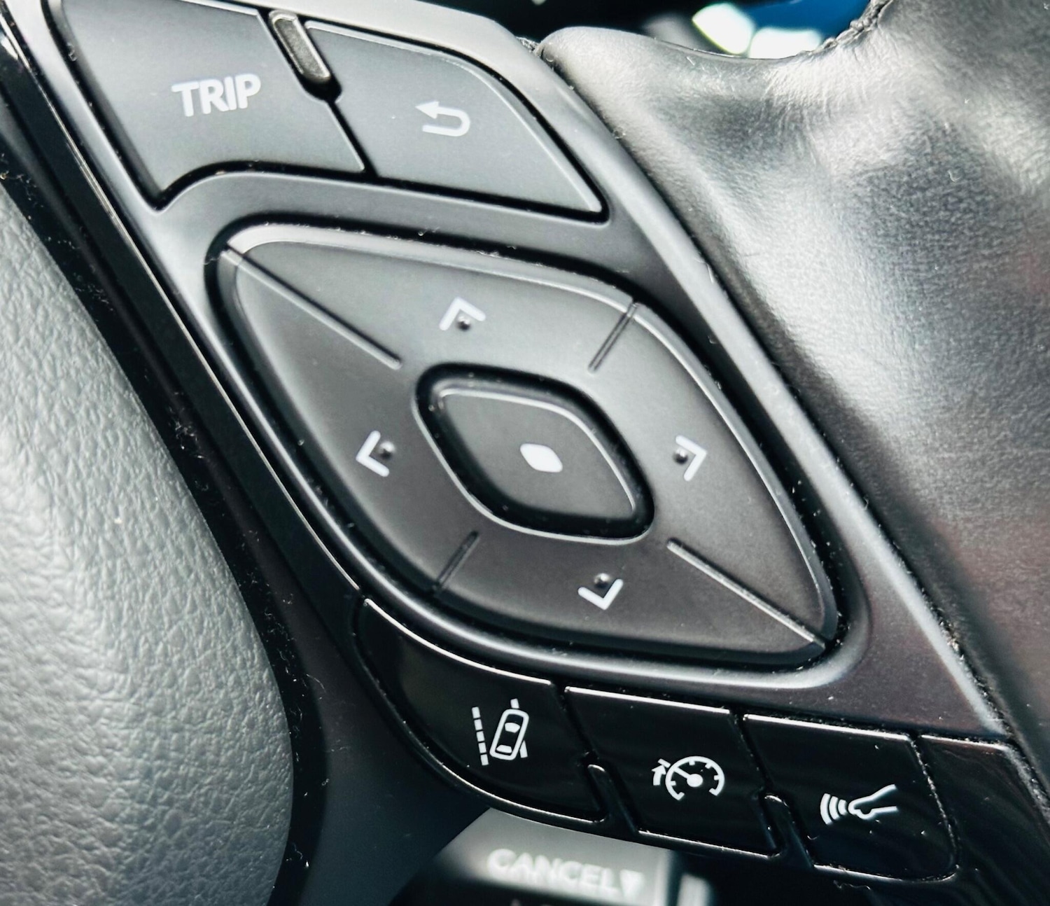 Used Toyota C-HR 2019 for sale - 76573644: Photo 27