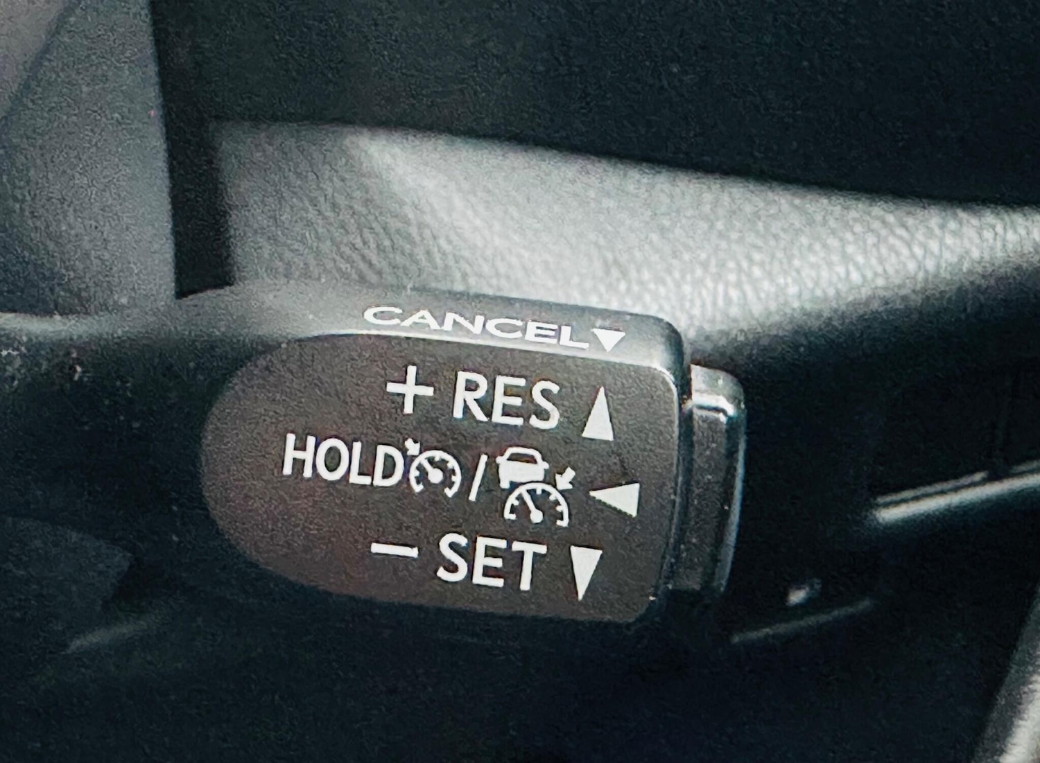 Used Toyota C-HR 2019 for sale - 76573644: Photo 28