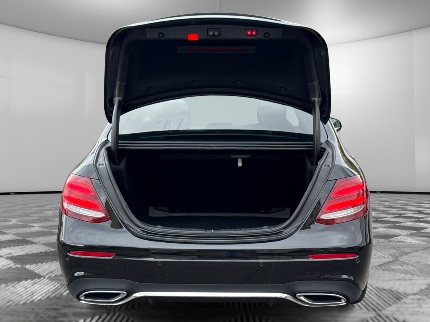 Used Mercedes-Benz E Class 2017 for sale - 77040771: Photo 11