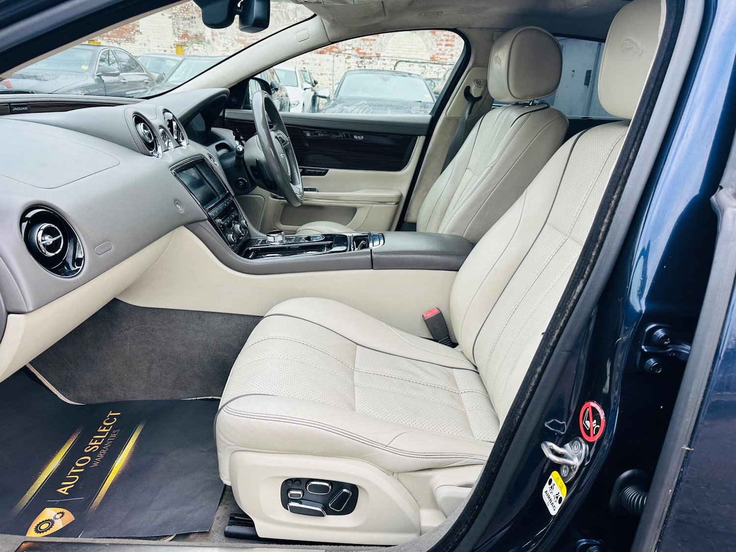 Used Jaguar XJ 2014 for sale - 77343888: Photo 14