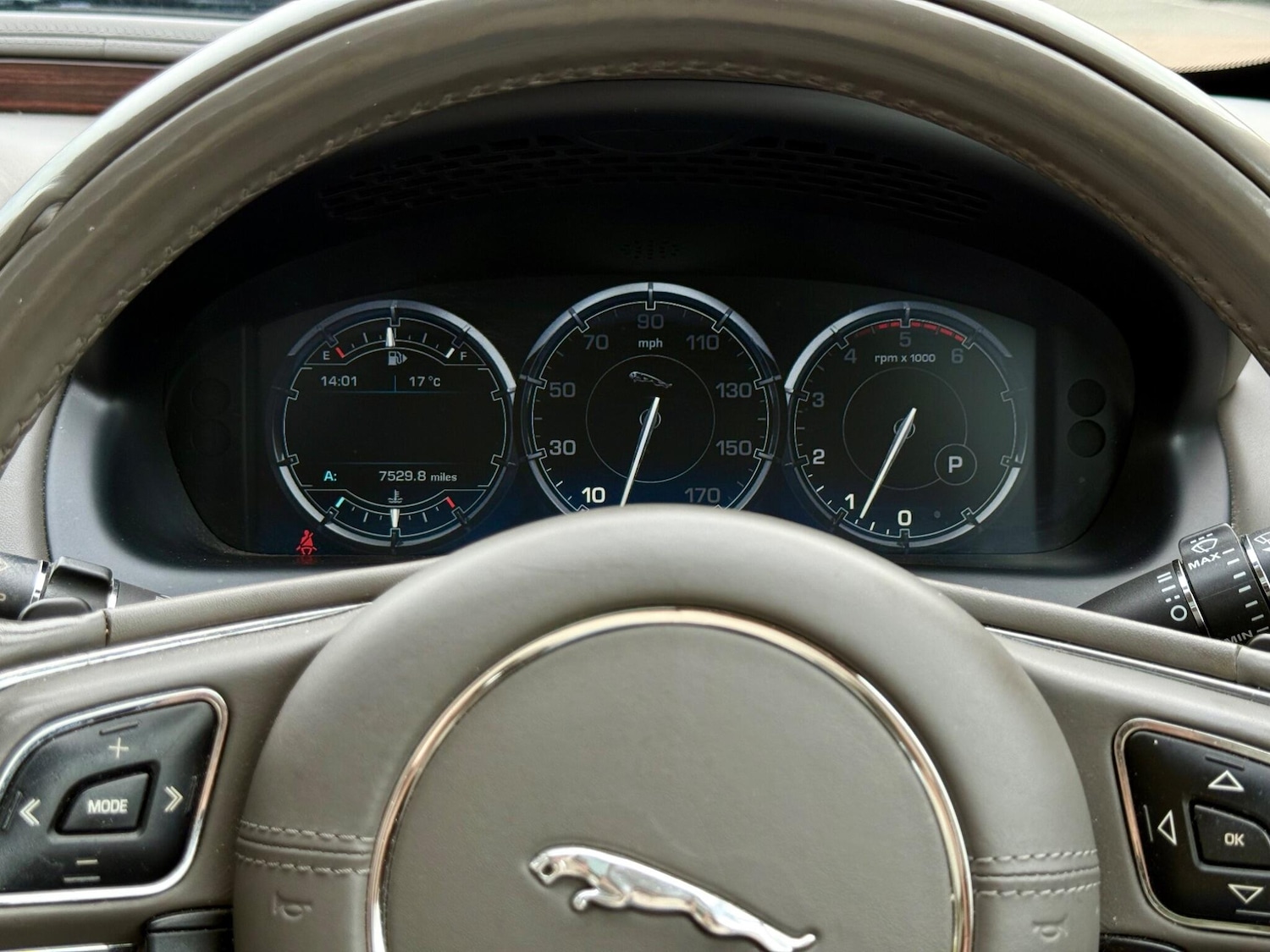 Used Jaguar XJ 2014 for sale - 77343888: Photo 21