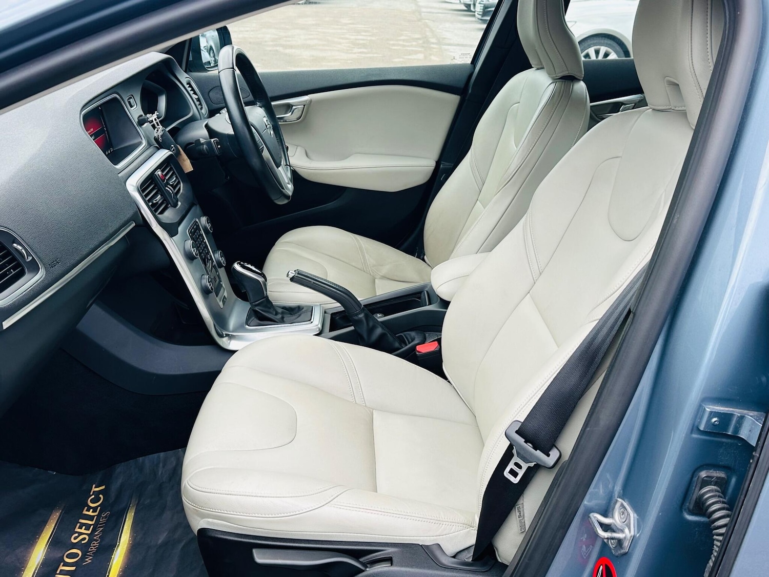 Used Volvo V40 2016 for sale - 77386219: Photo 14