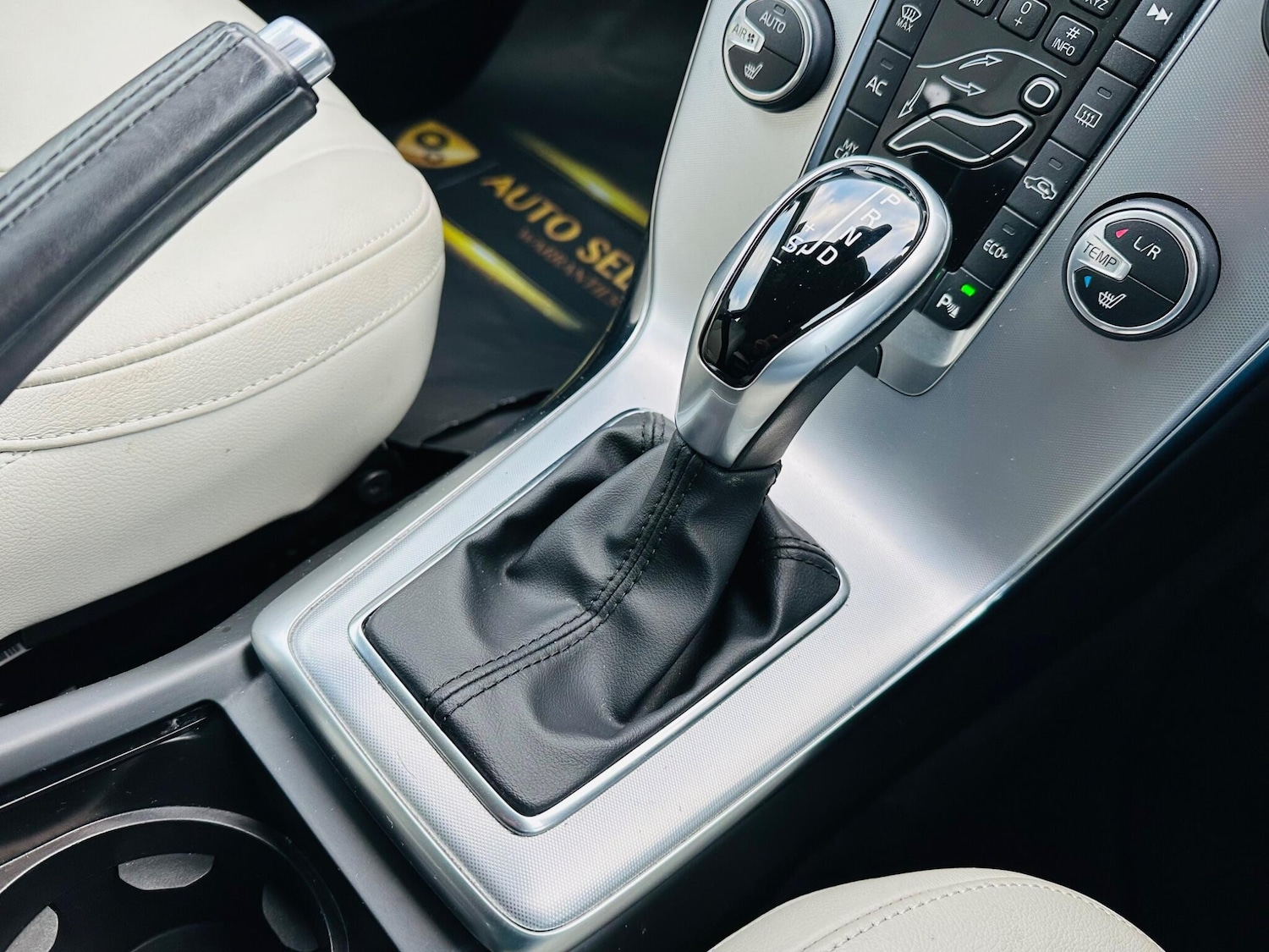 Used Volvo V40 2016 for sale - 77386219: Photo 17