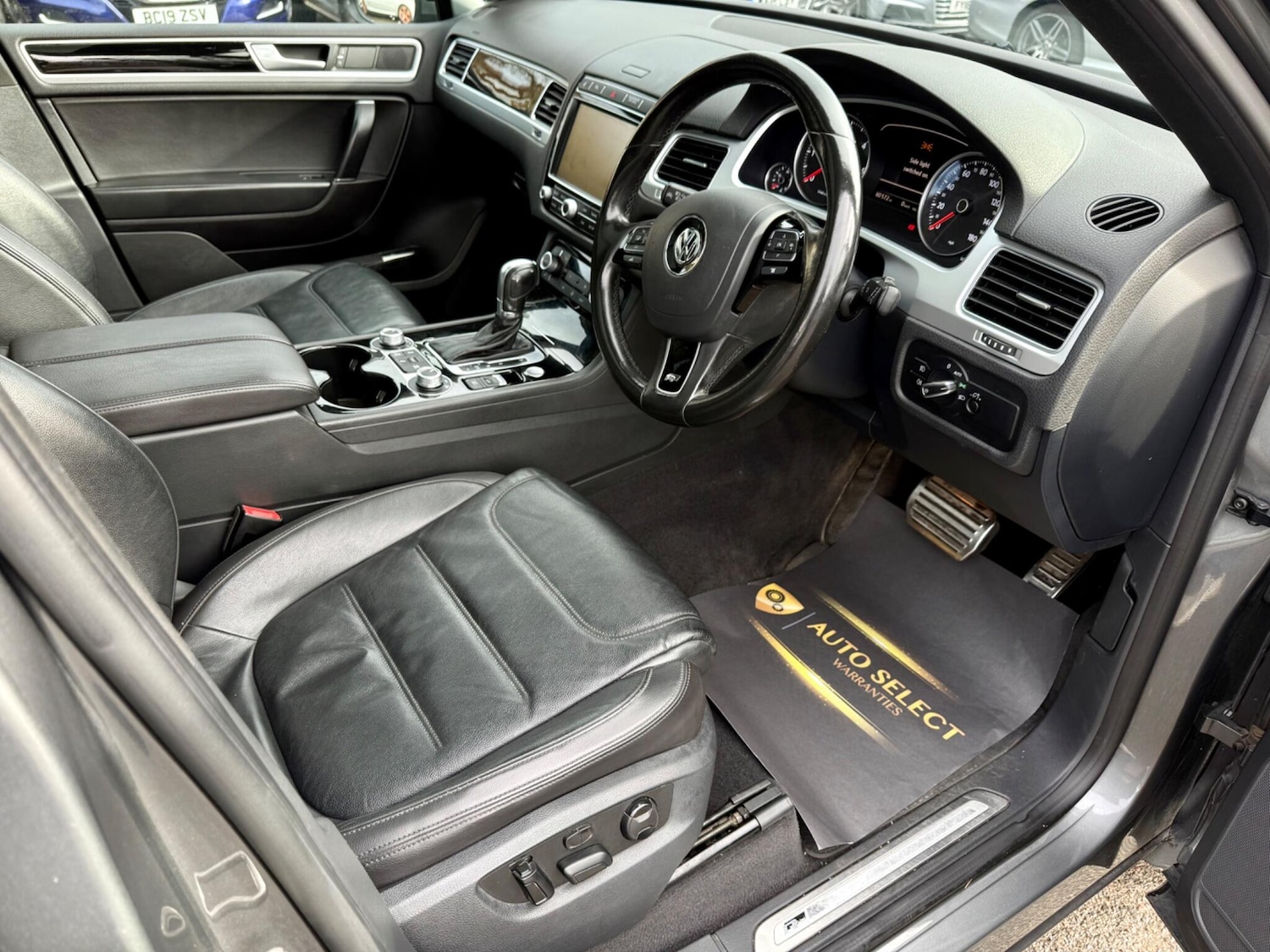 Used Volkswagen Touareg 2015 for sale - 76562425: Photo 13