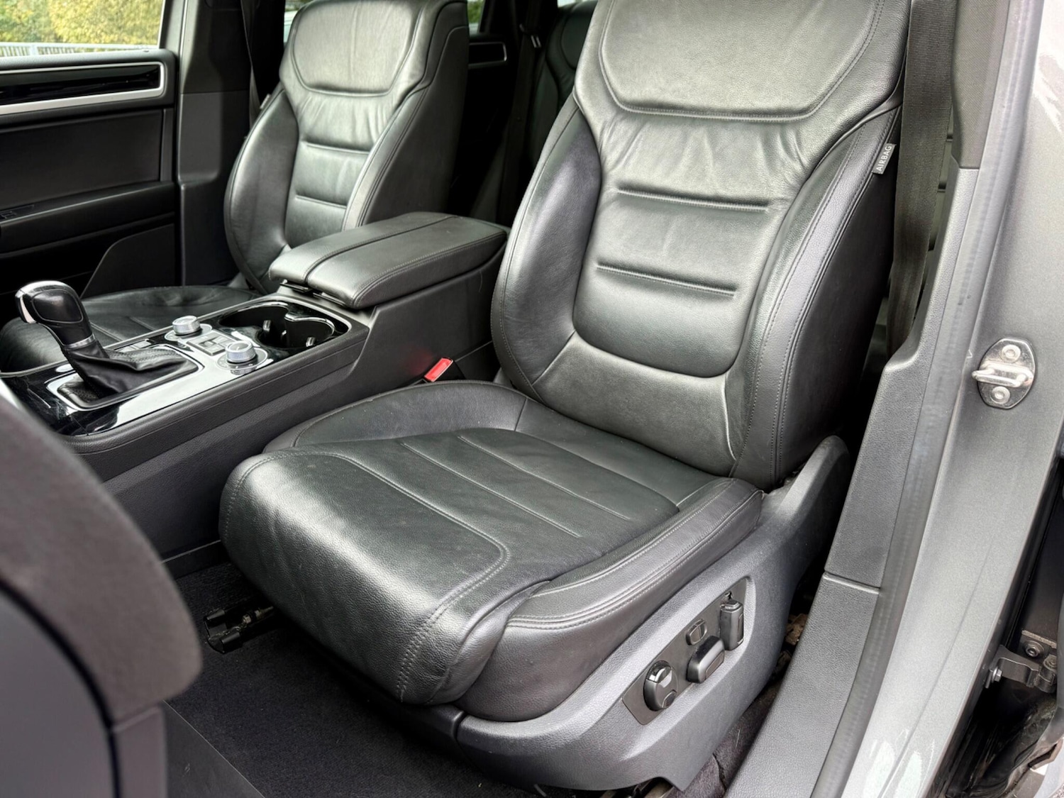 Used Volkswagen Touareg 2015 for sale - 76562425: Photo 16