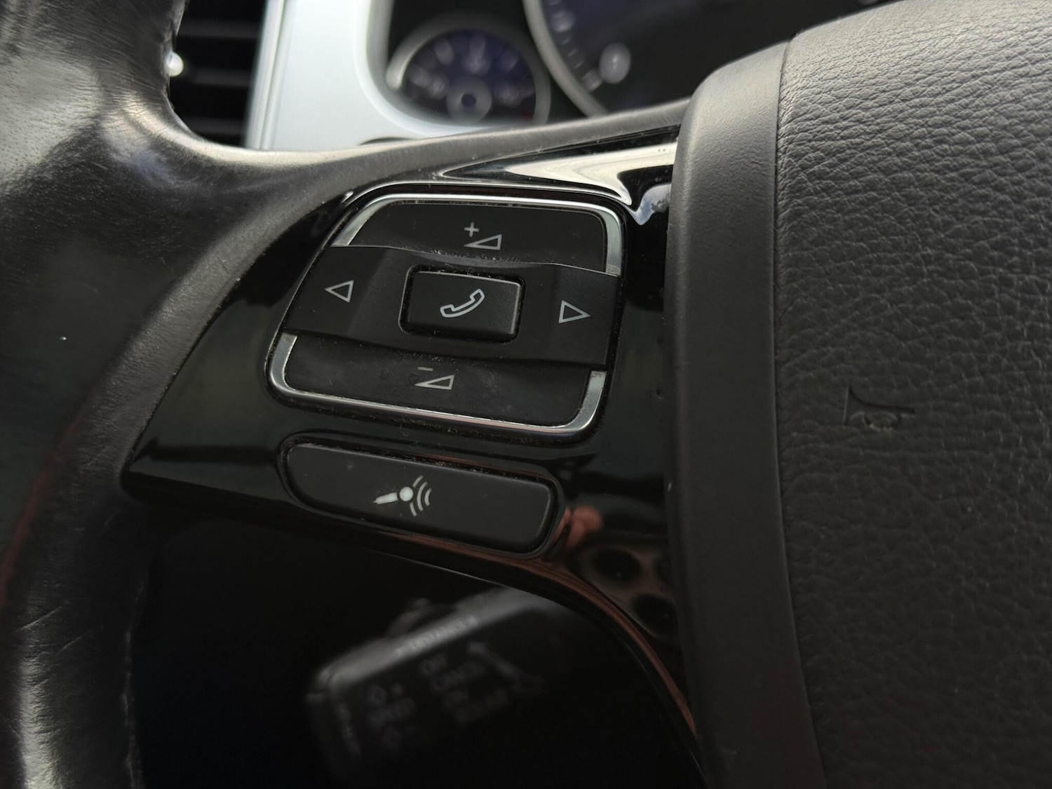 Used Volkswagen Touareg 2015 for sale - 76562425: Photo 24