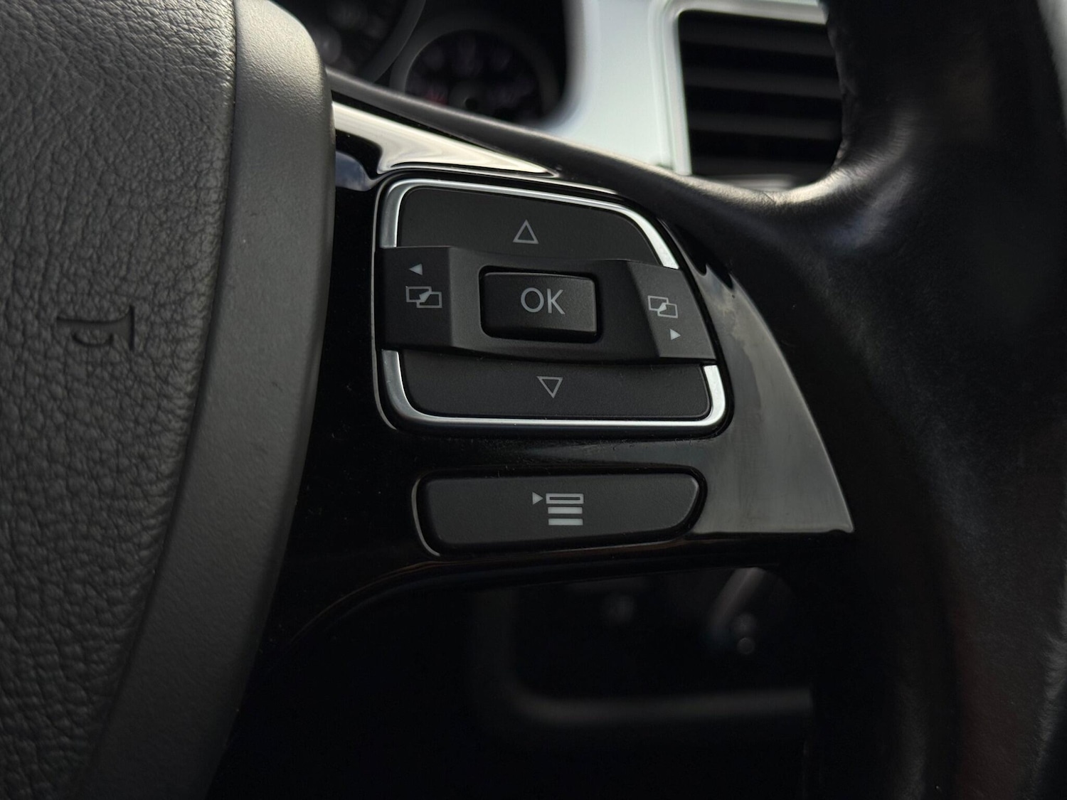 Used Volkswagen Touareg 2015 for sale - 76562425: Photo 25