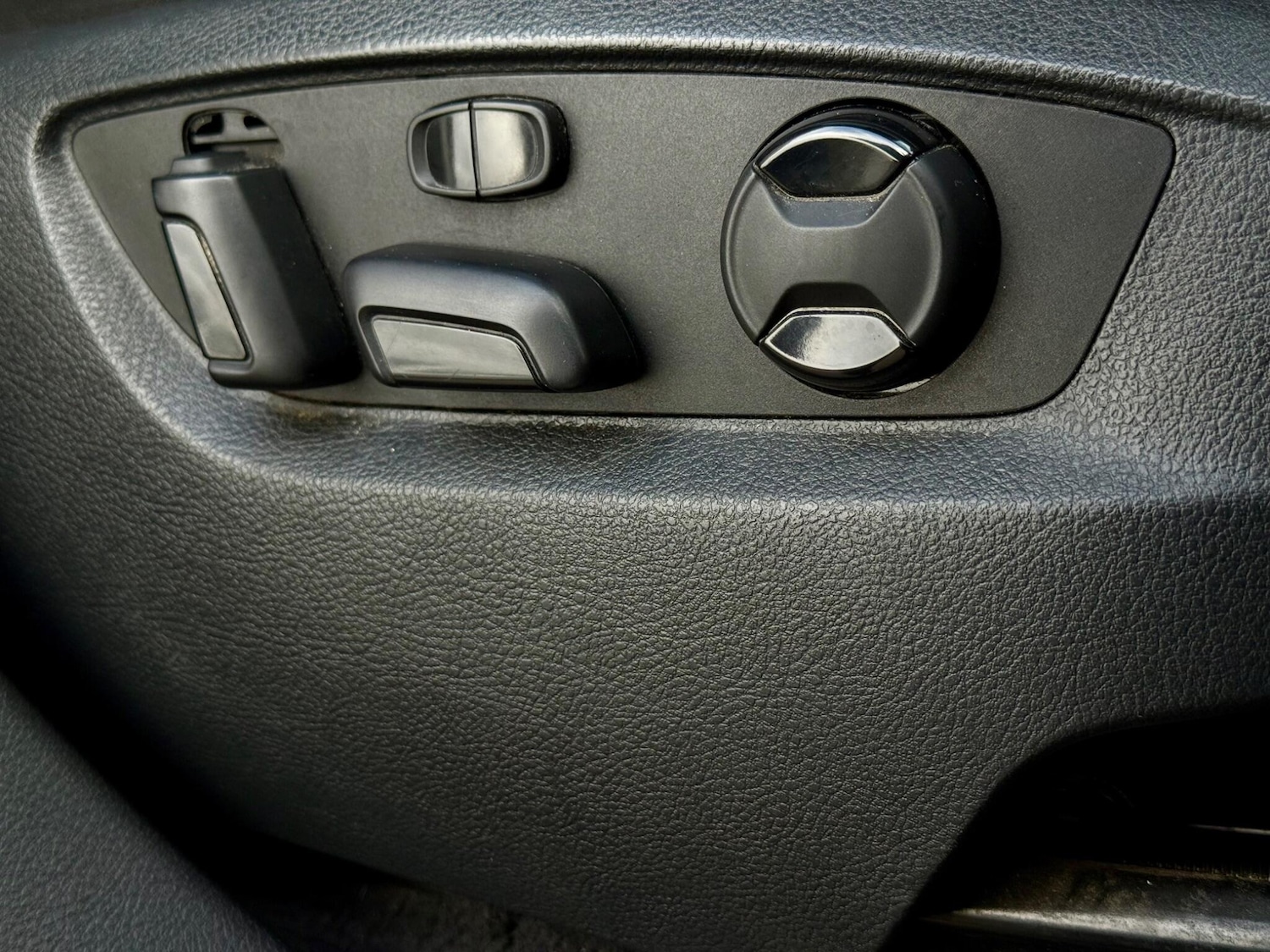 Used Volkswagen Touareg 2015 for sale - 76562425: Photo 26