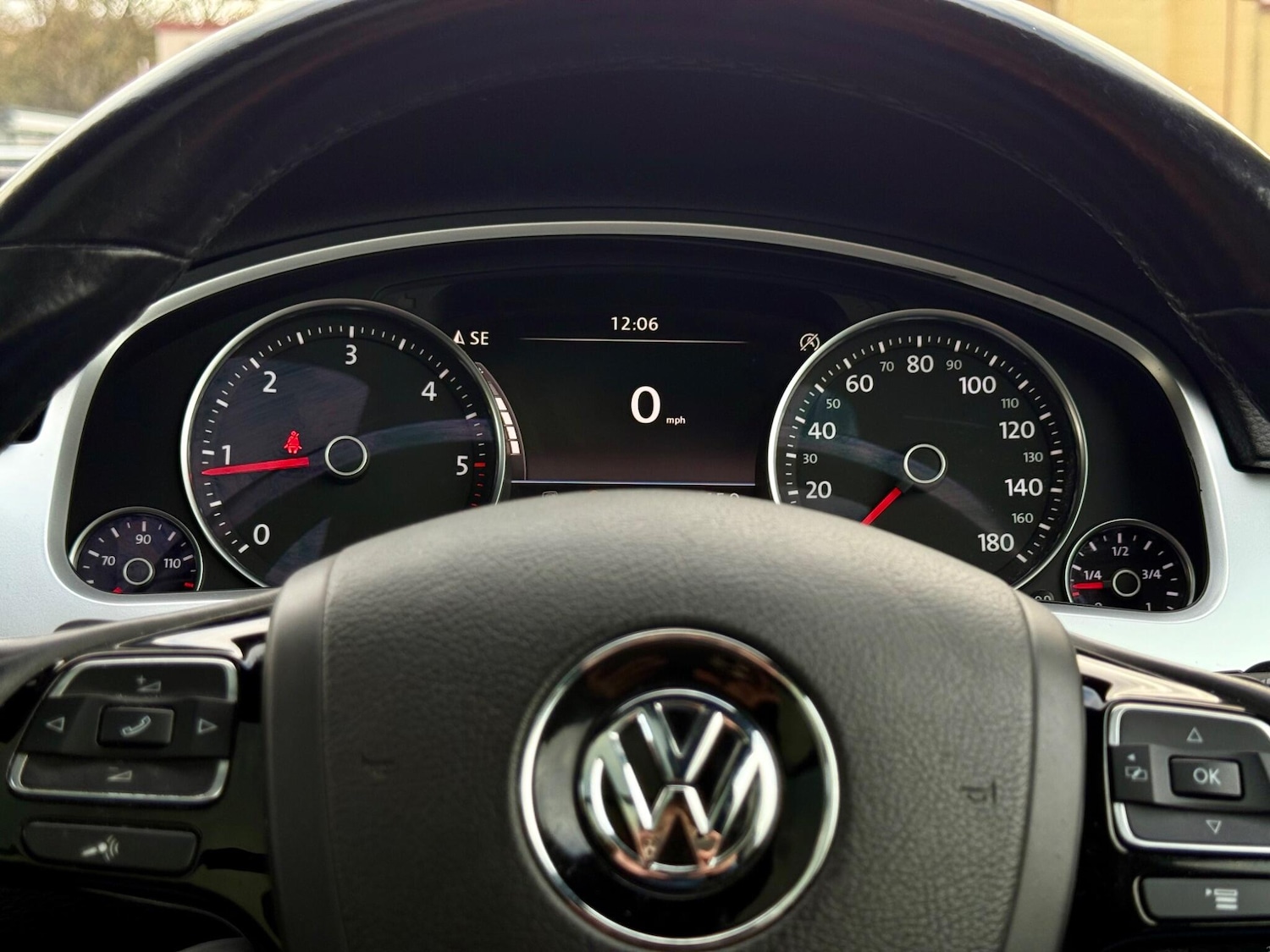 Used Volkswagen Touareg 2015 for sale - 76562425: Photo 28