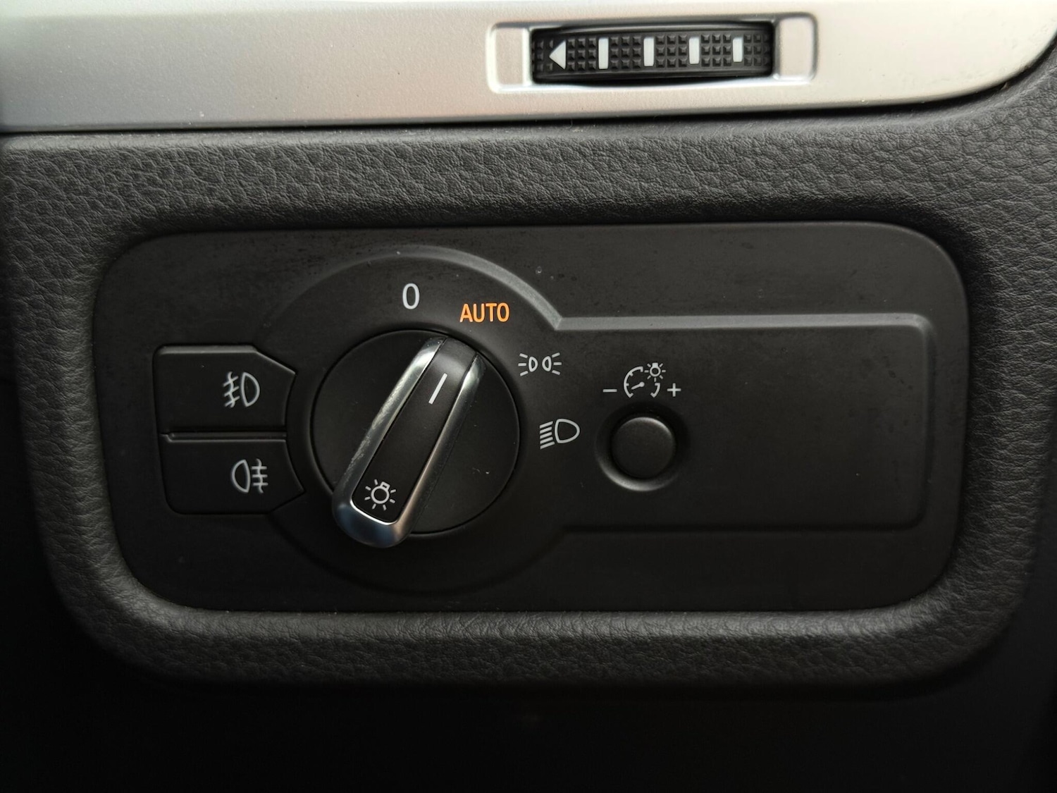 Used Volkswagen Touareg 2015 for sale - 76562425: Photo 31