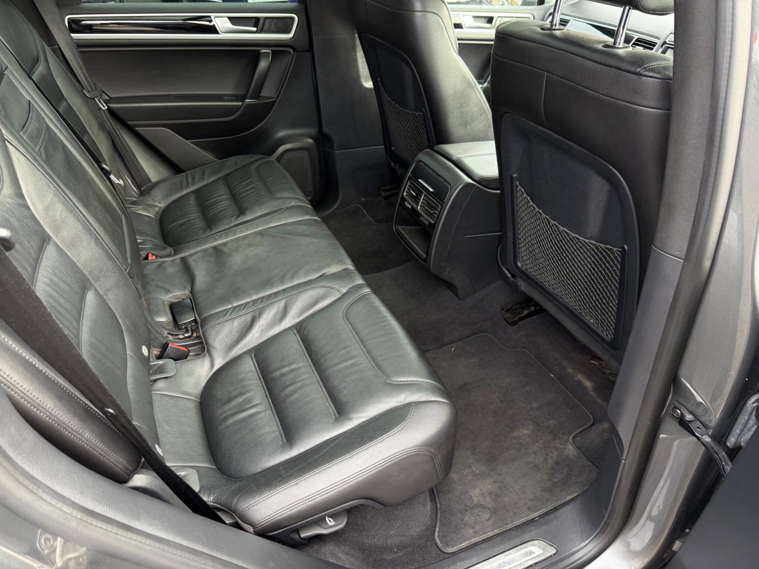 Used Volkswagen Touareg 2015 for sale - 76562425: Photo 32