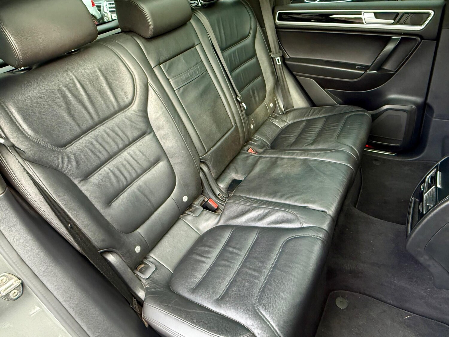 Used Volkswagen Touareg 2015 for sale - 76562425: Photo 35