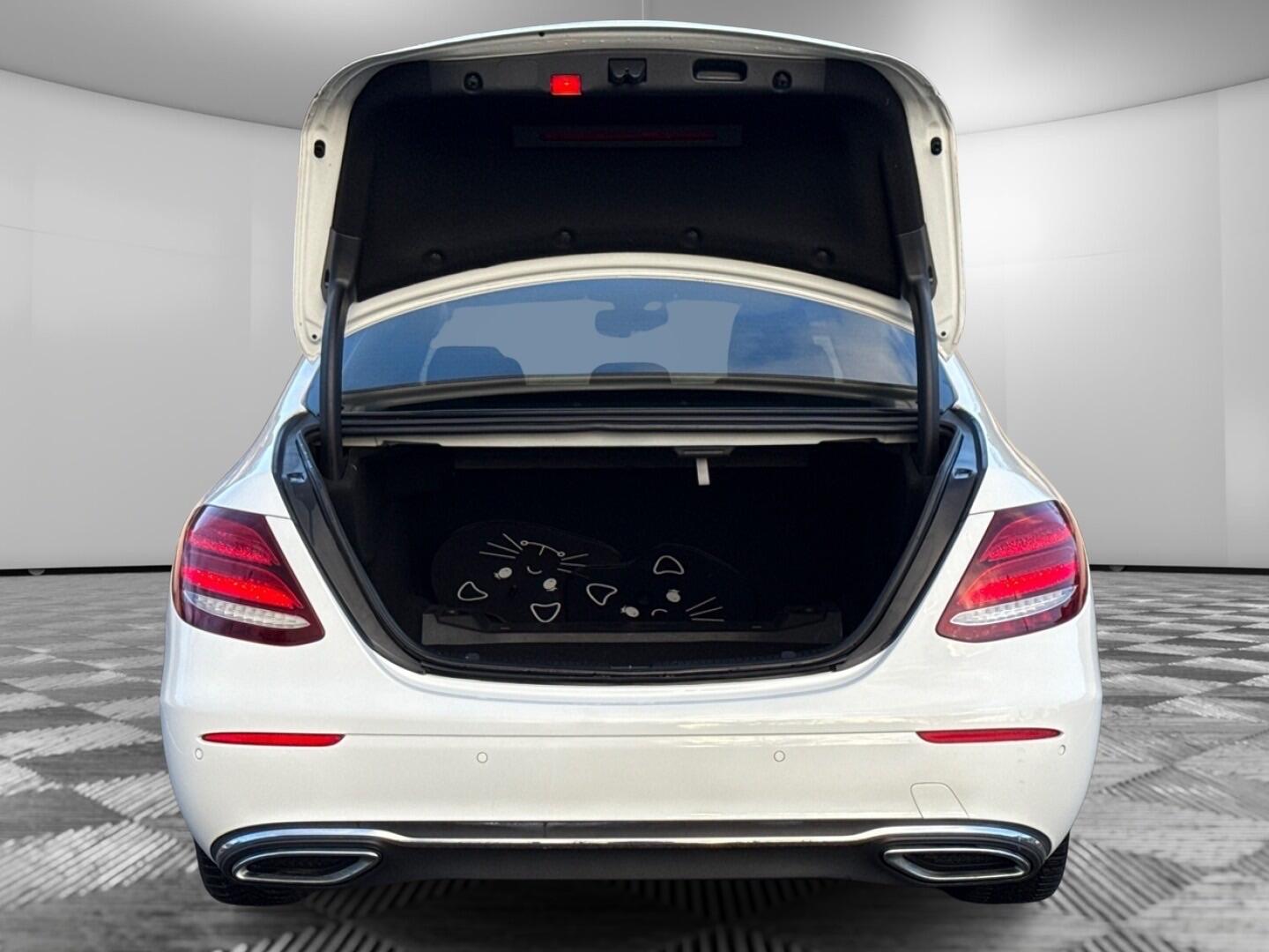 Used Mercedes-Benz E Class 2018 for sale - 76771828: Photo 10