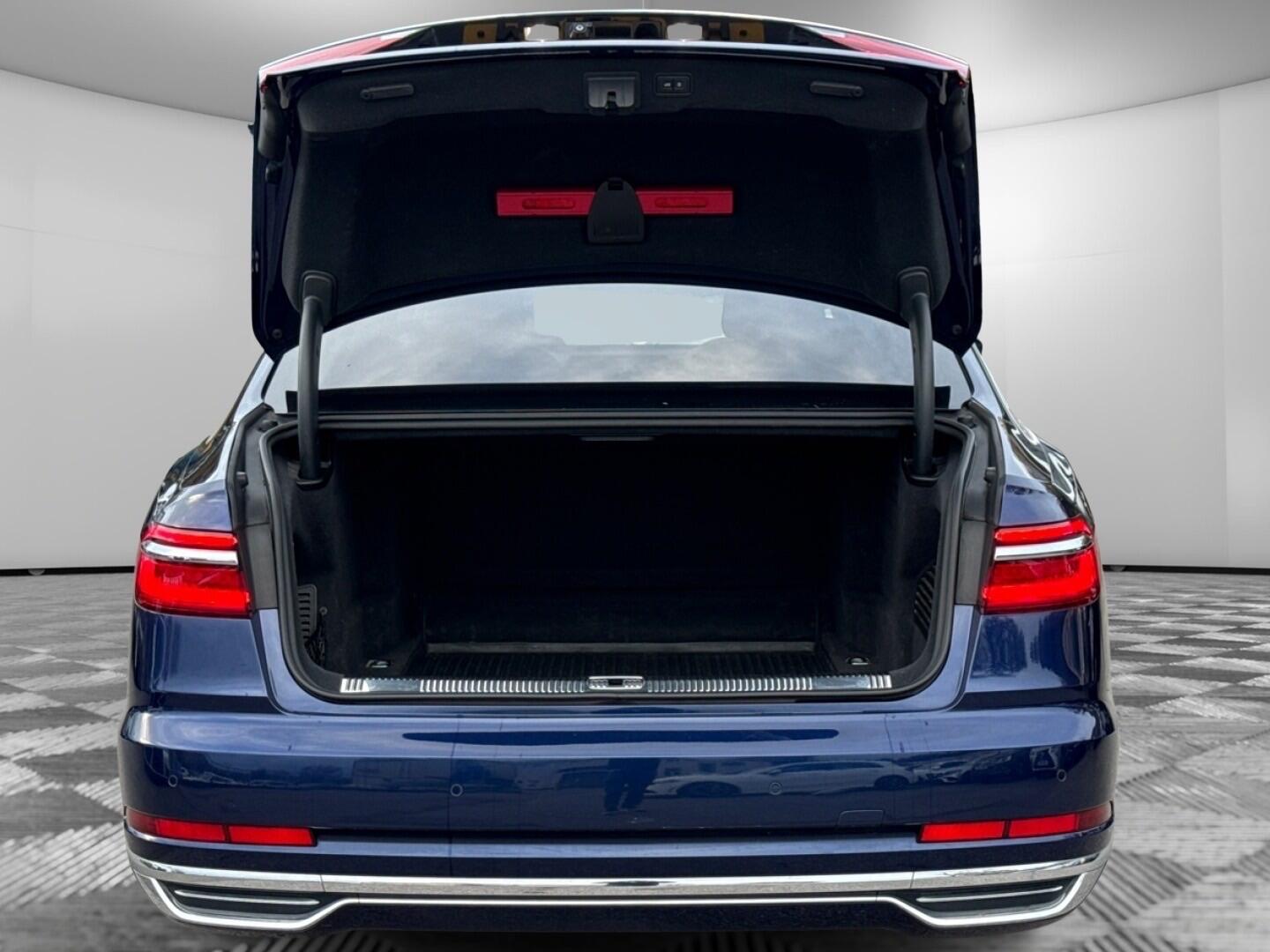 Used Audi A8 2018 for sale - 76440357: Photo 10