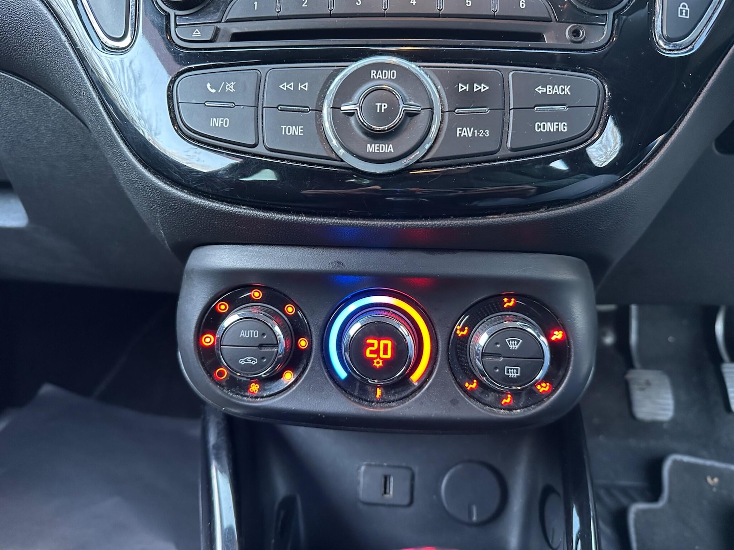 Used Vauxhall ADAM 2016 for sale - 76752655: Photo 15