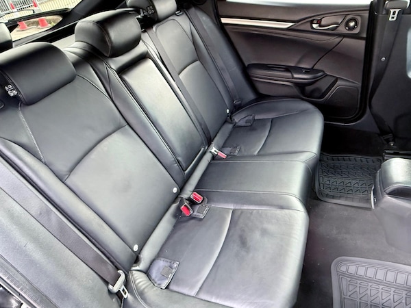 Used Honda Civic 2018 for sale - 74173373: Photo 32