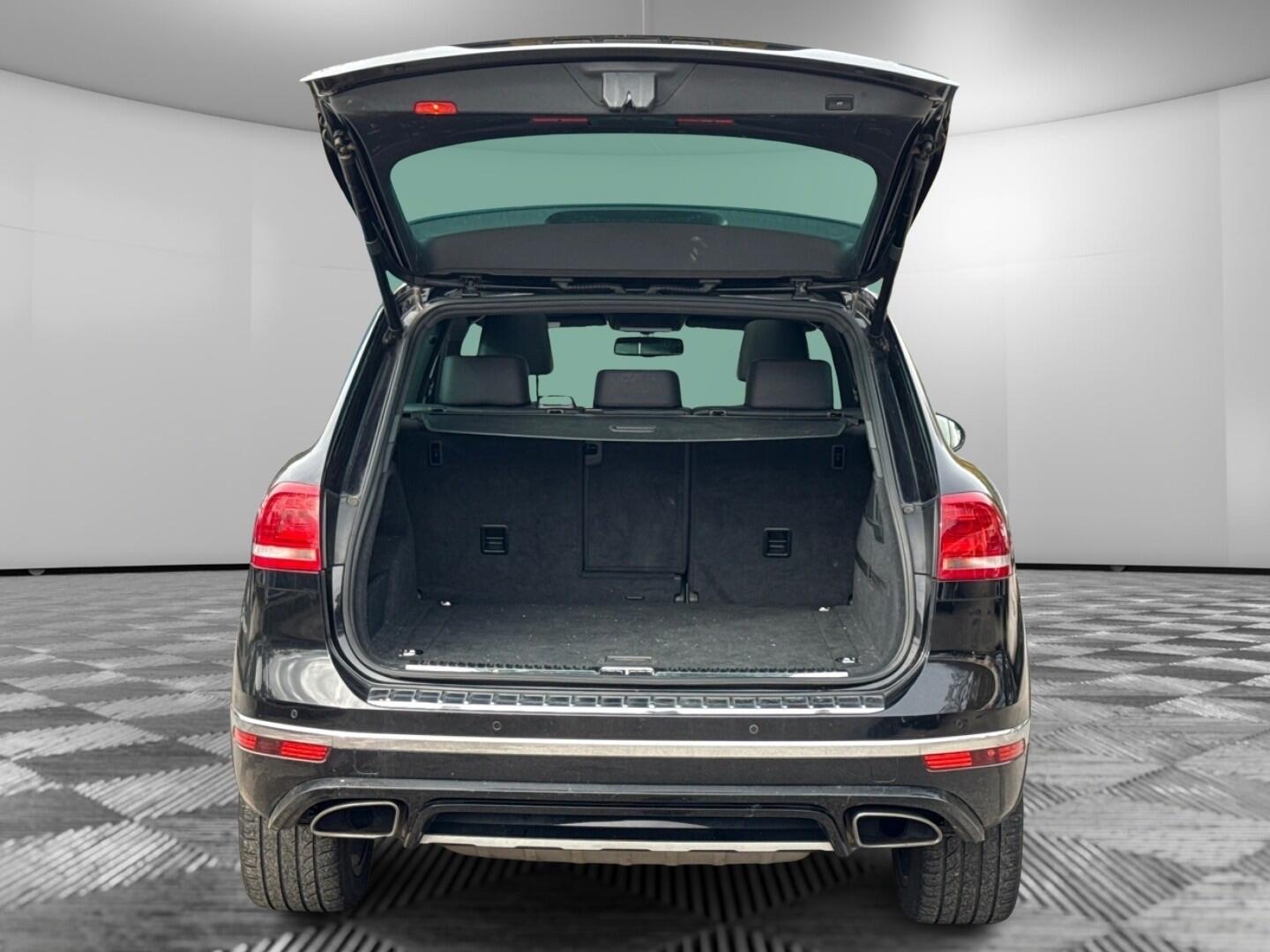 Used Volkswagen Touareg 2015 for sale - 76408826: Photo 10