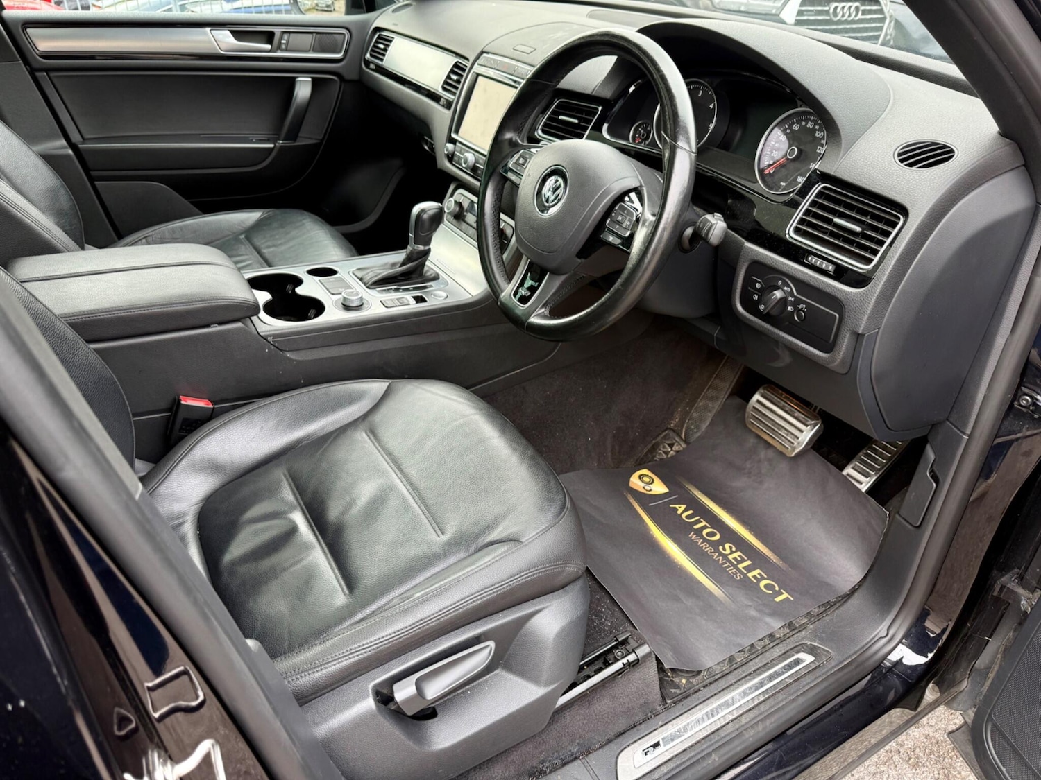 Used Volkswagen Touareg 2015 for sale - 76408826: Photo 12