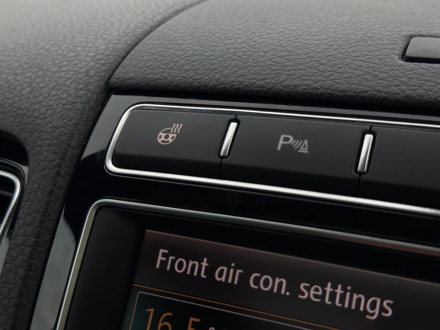 Used Volkswagen Touareg 2015 for sale - 76408826: Photo 25