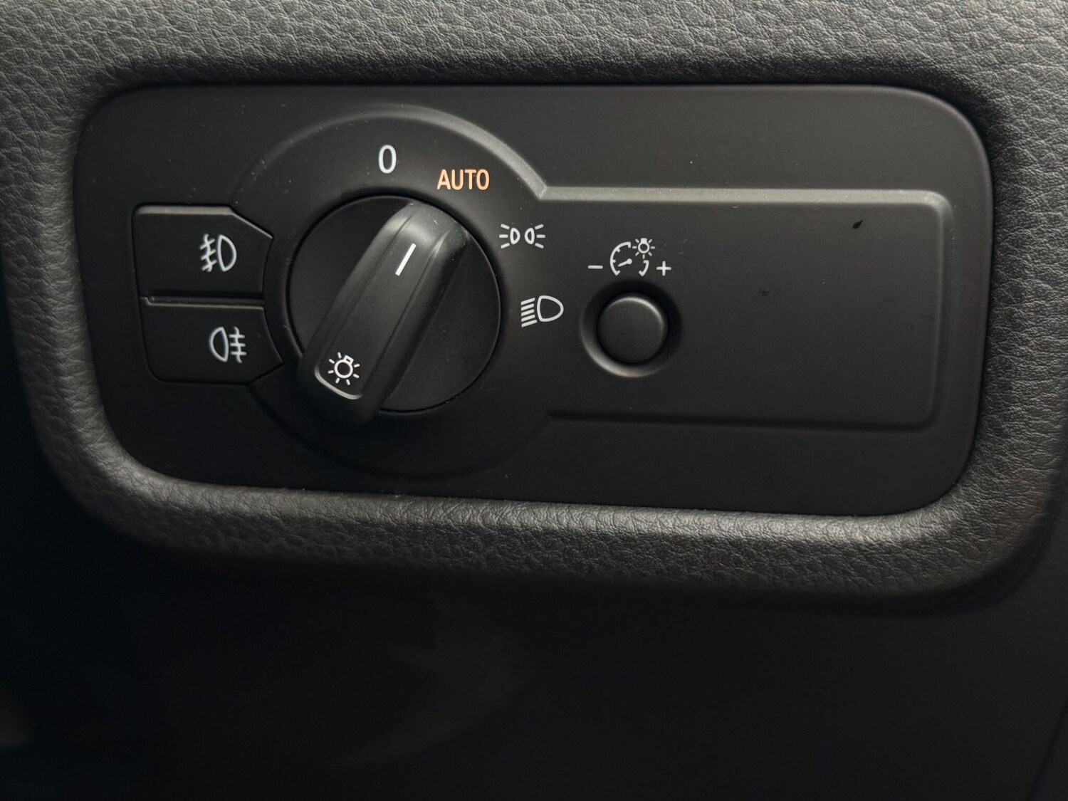 Used Volkswagen Touareg 2015 for sale - 76408826: Photo 26