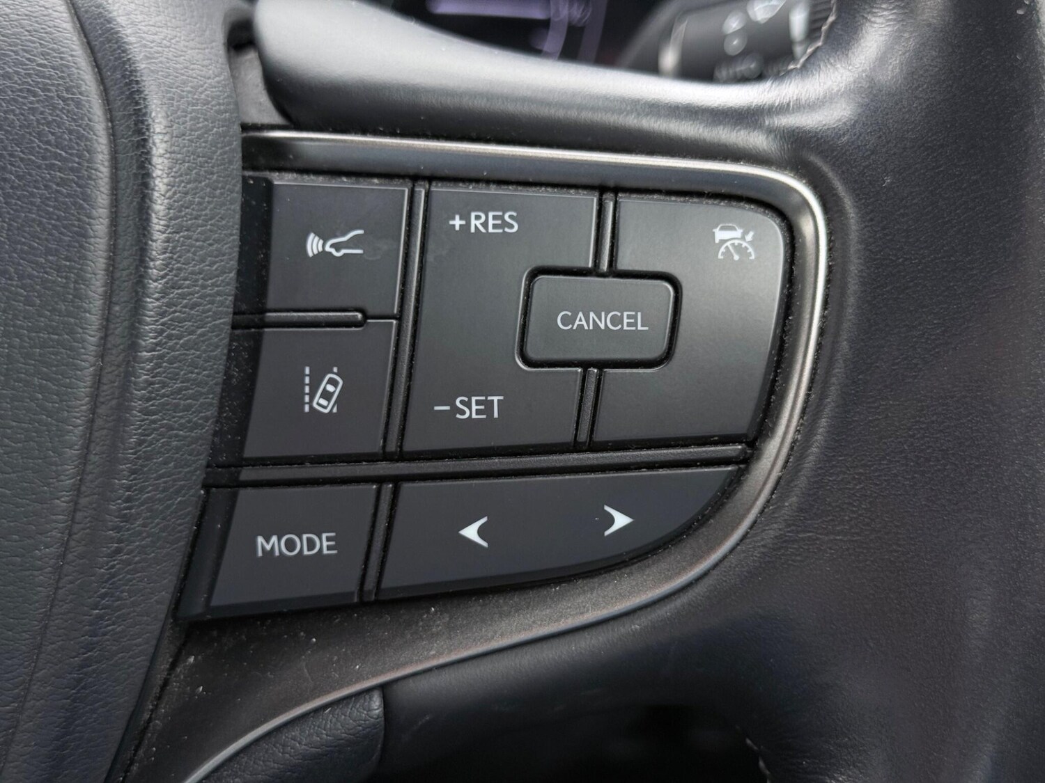 Used Lexus UX 2020 for sale - 77798935: Photo 29