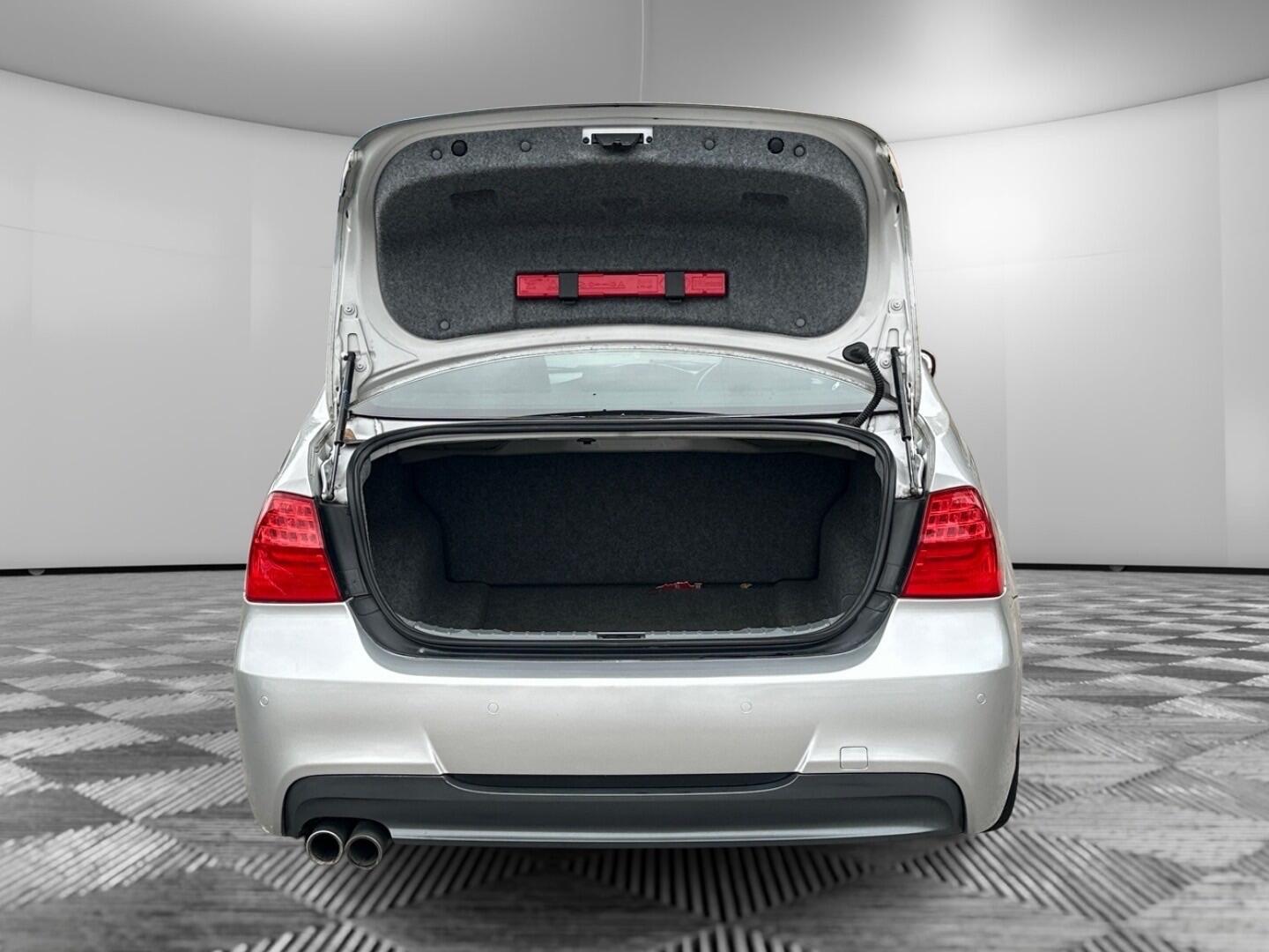 Used BMW 3 Series 2011 for sale - 76397951: Photo 10