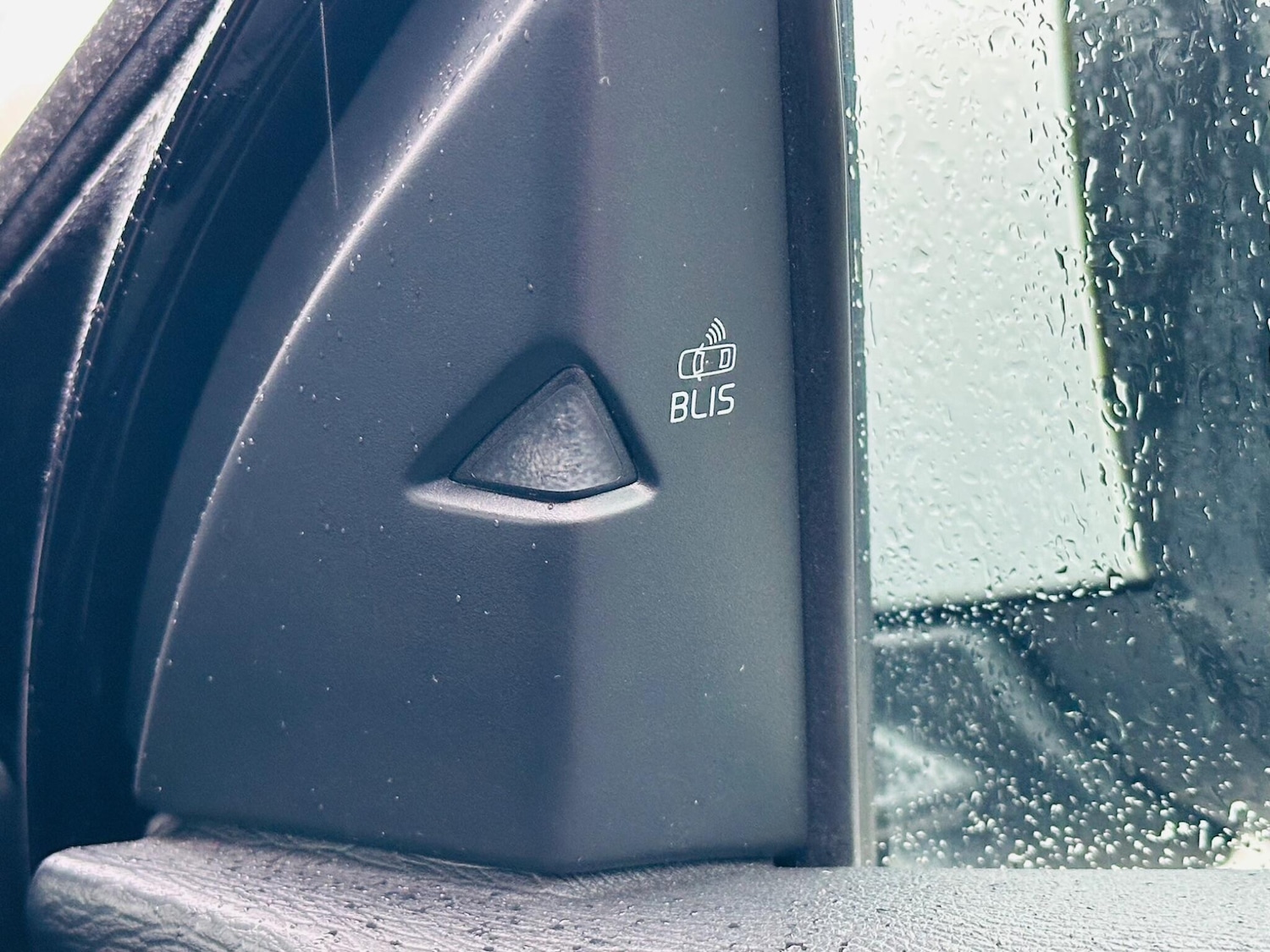 Used Volvo V40 2019 for sale - 77386681: Photo 29