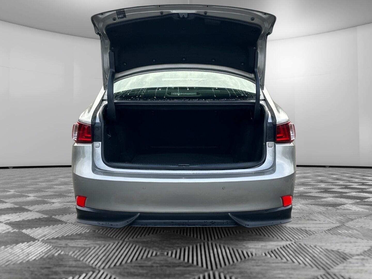 Used Lexus IS 2015 for sale - 76824174: Photo 10