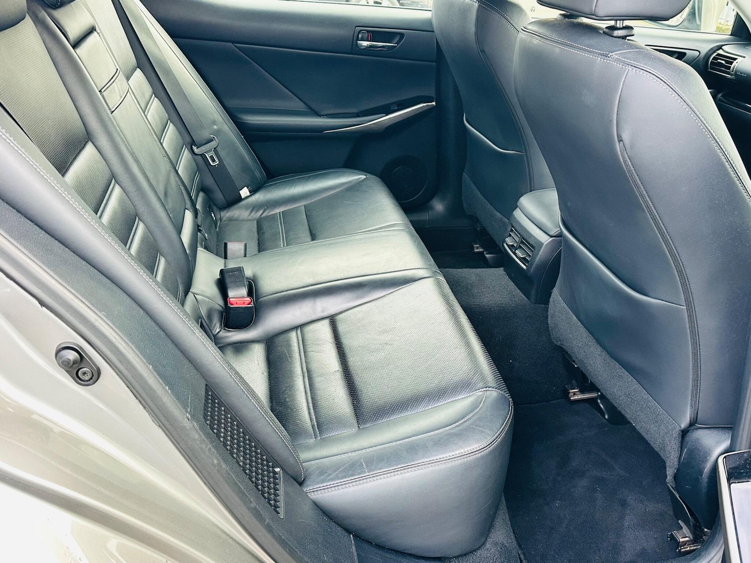 Used Lexus IS 2015 for sale - 76824174: Photo 31