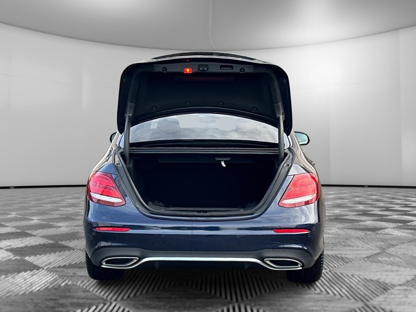 Used Mercedes-Benz E Class 2018 for sale - 77411127: Photo 10