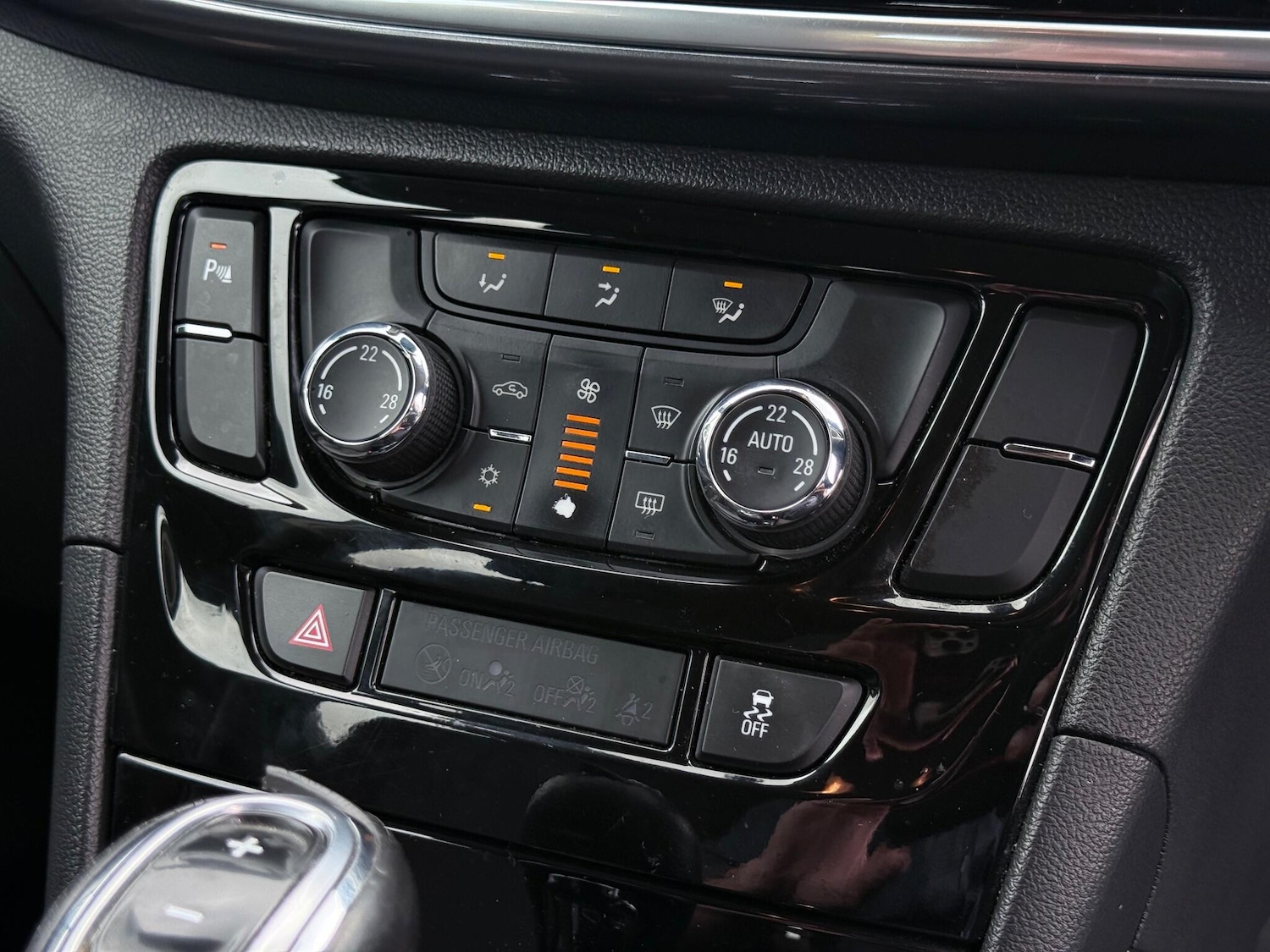 Used Vauxhall Mokka X 2017 for sale - 77057307: Photo 14