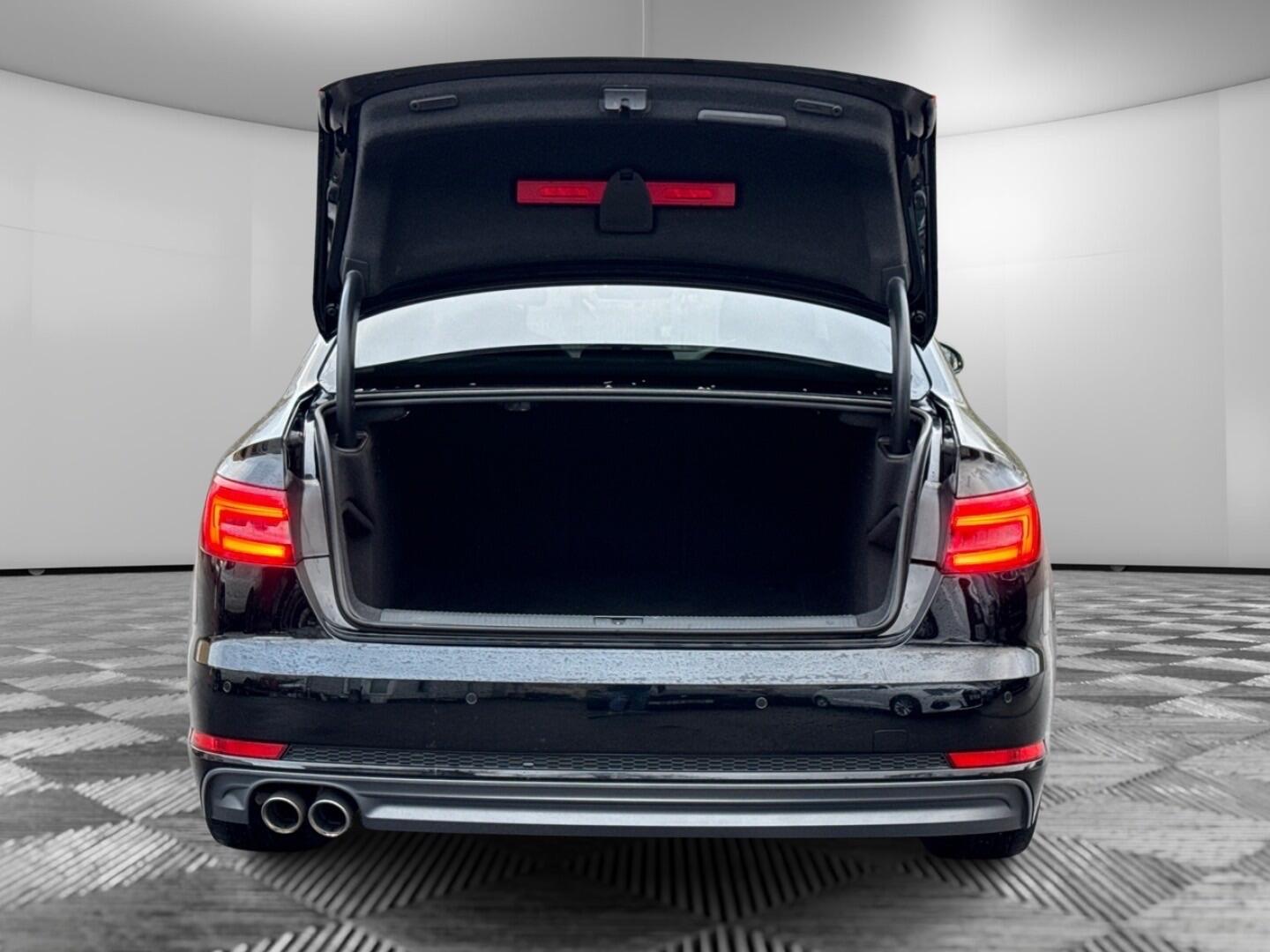 Used Audi A4 2017 for sale - 76689643: Photo 10