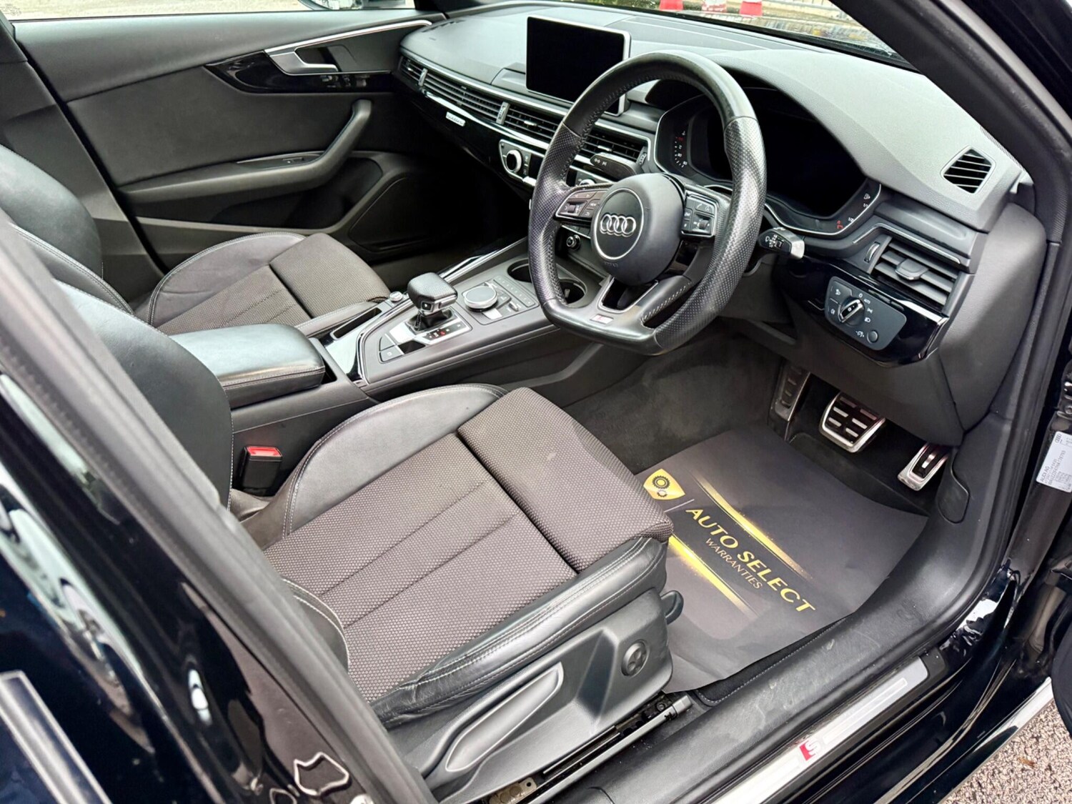 Used Audi A4 2017 for sale - 76689643: Photo 11