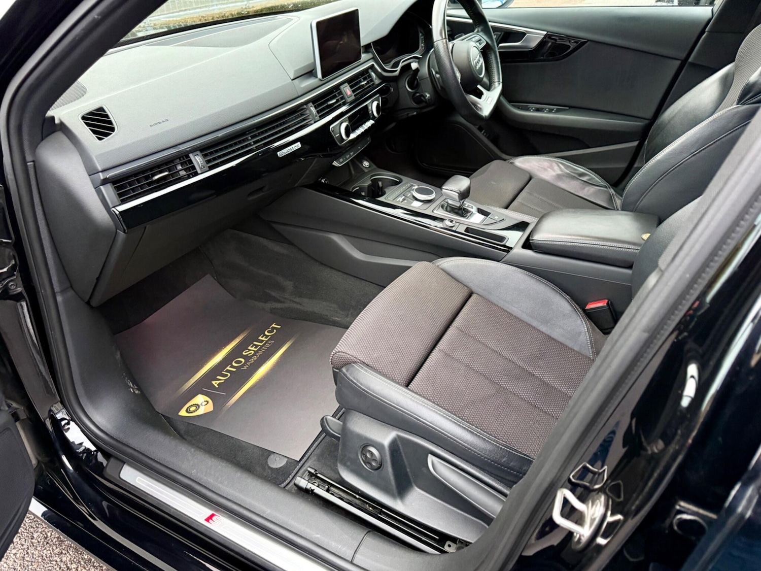 Used Audi A4 2017 for sale - 76689643: Photo 12