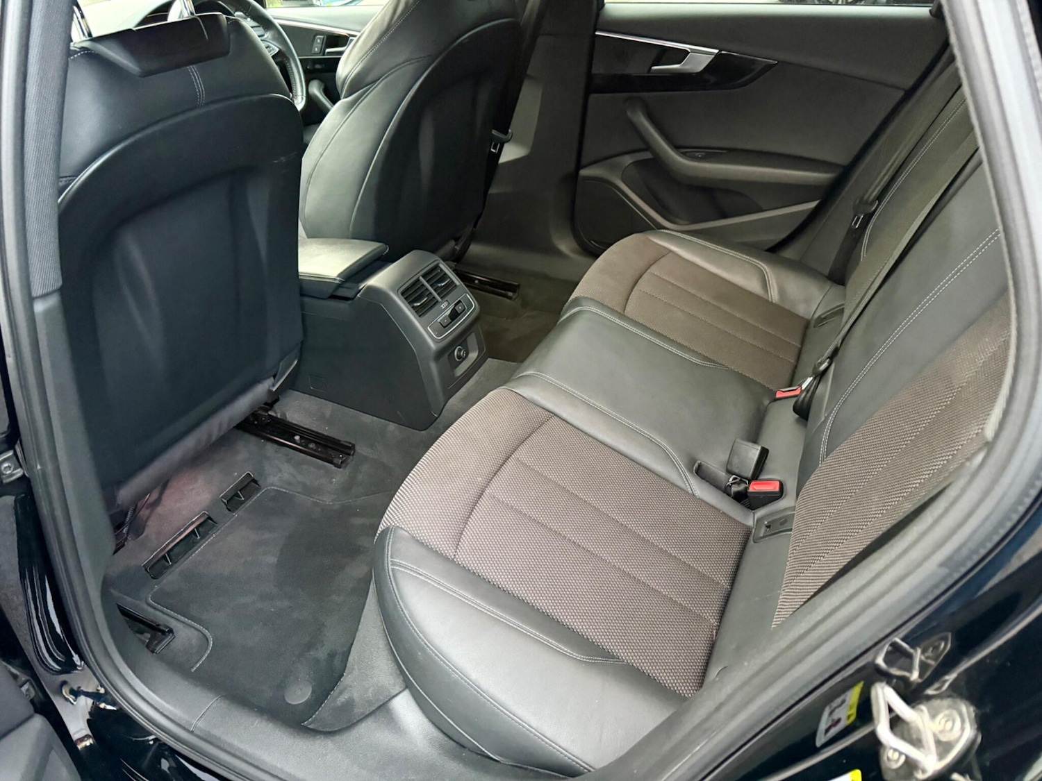 Used Audi A4 2017 for sale - 76689643: Photo 16