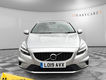 Used Volvo V40 2019 for sale - 76042990: Photo