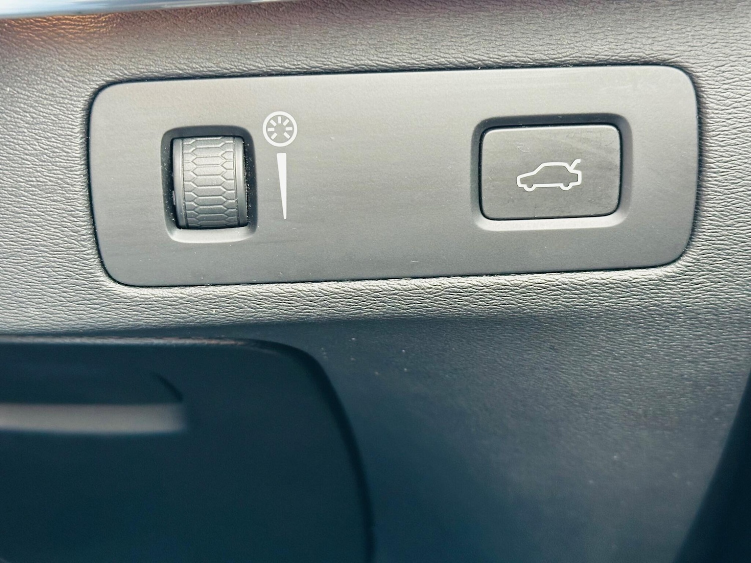 Used Volvo XC90 for sale - 77332040: Photo 28