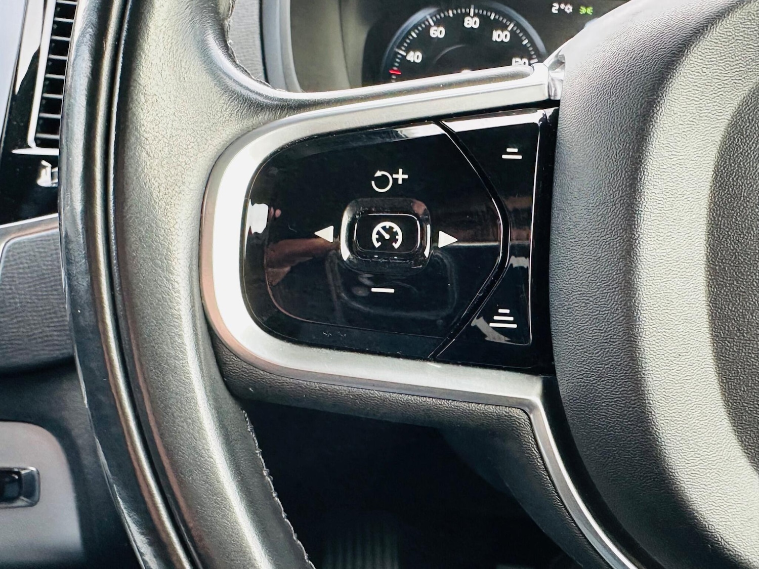 Used Volvo XC90 for sale - 77214824: Photo 28