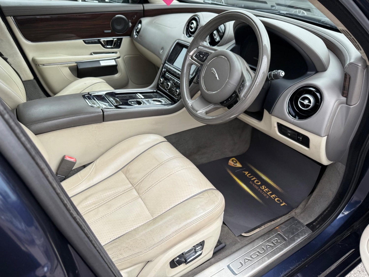 Used Jaguar XJ 2014 for sale - 76020422: Photo 12