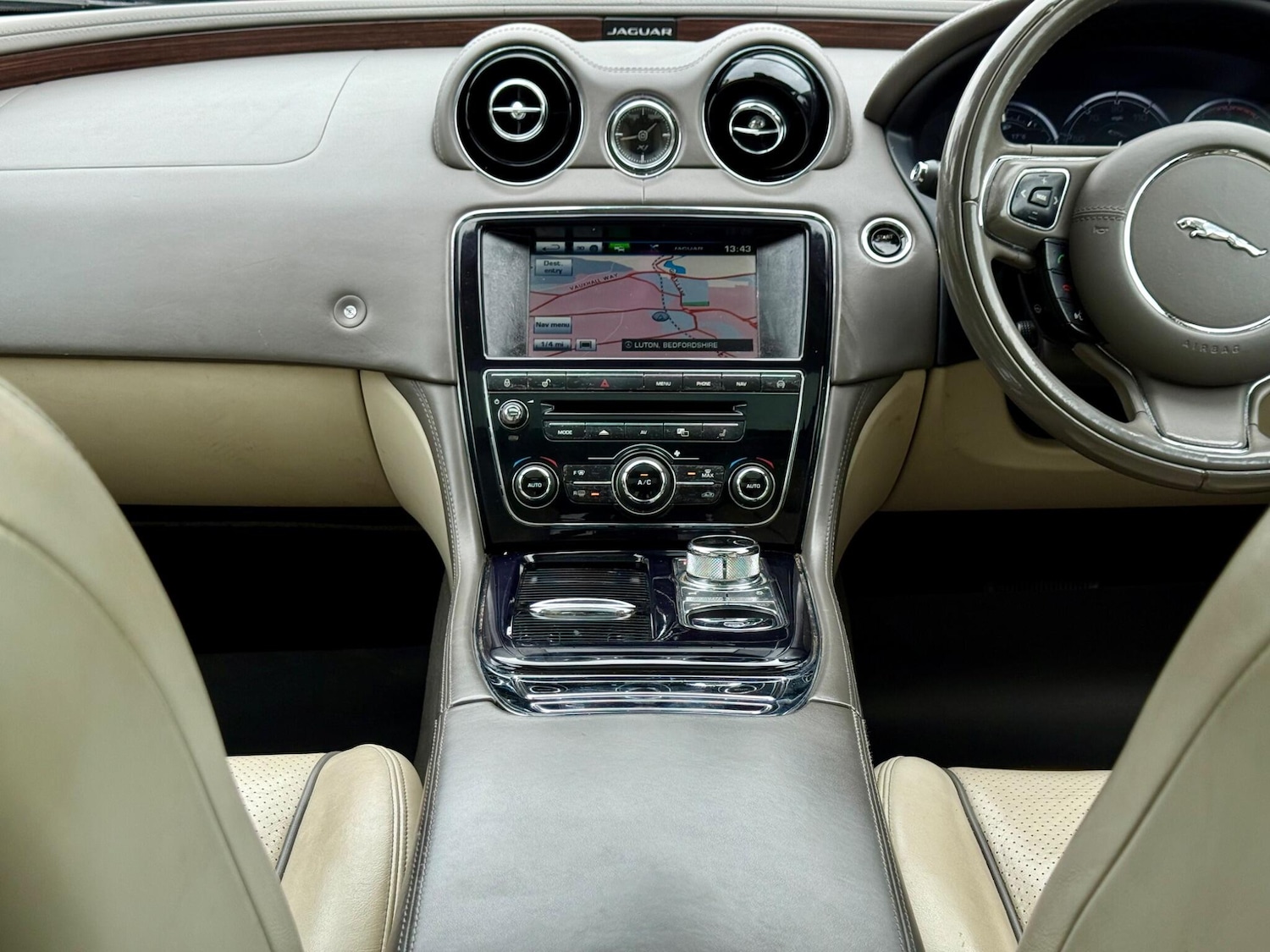 Used Jaguar XJ 2014 for sale - 76020422: Photo 18
