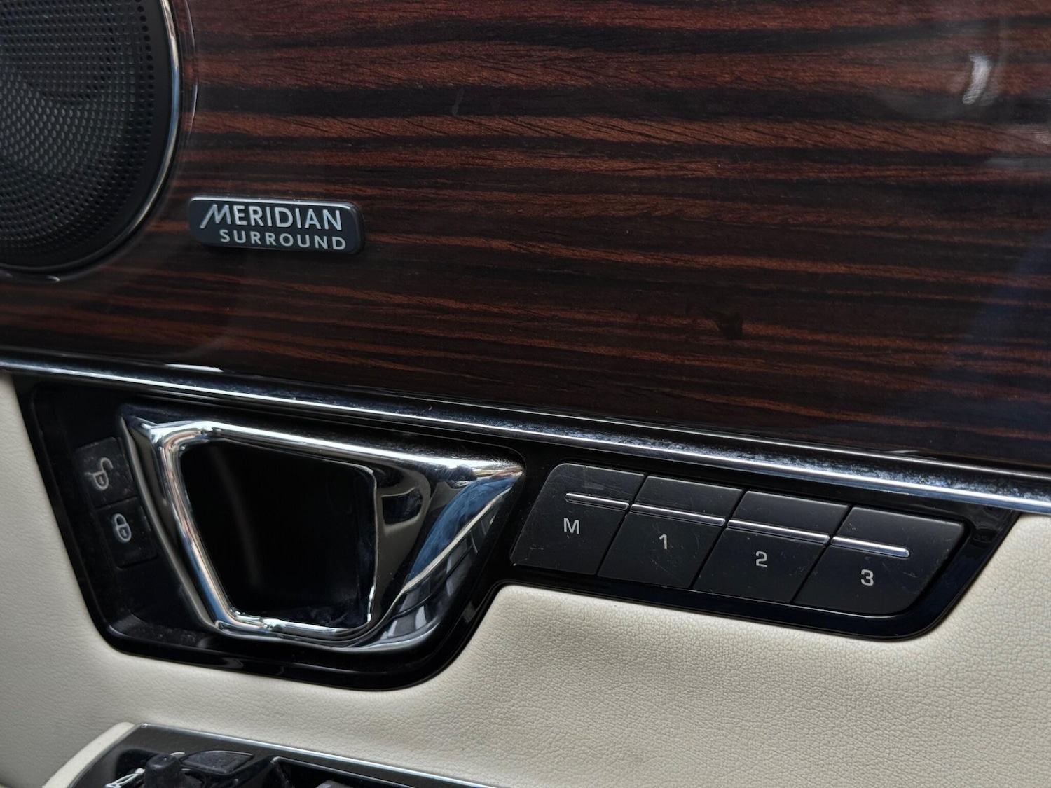 Used Jaguar XJ 2014 for sale - 76020422: Photo 19