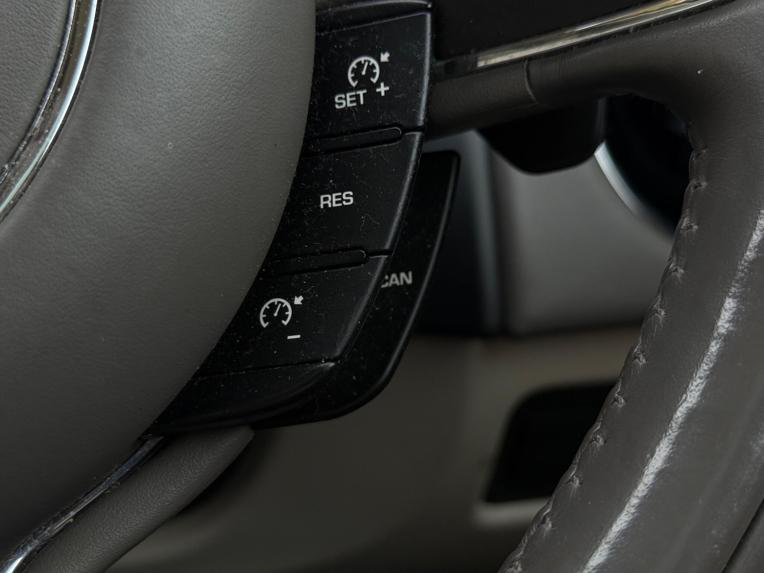 Used Jaguar XJ 2014 for sale - 76020422: Photo 22