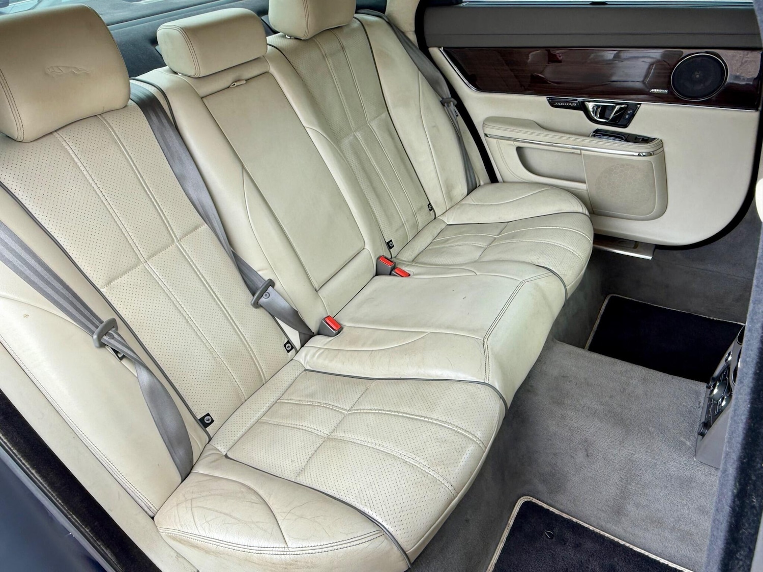 Used Jaguar XJ 2014 for sale - 76020422: Photo 34