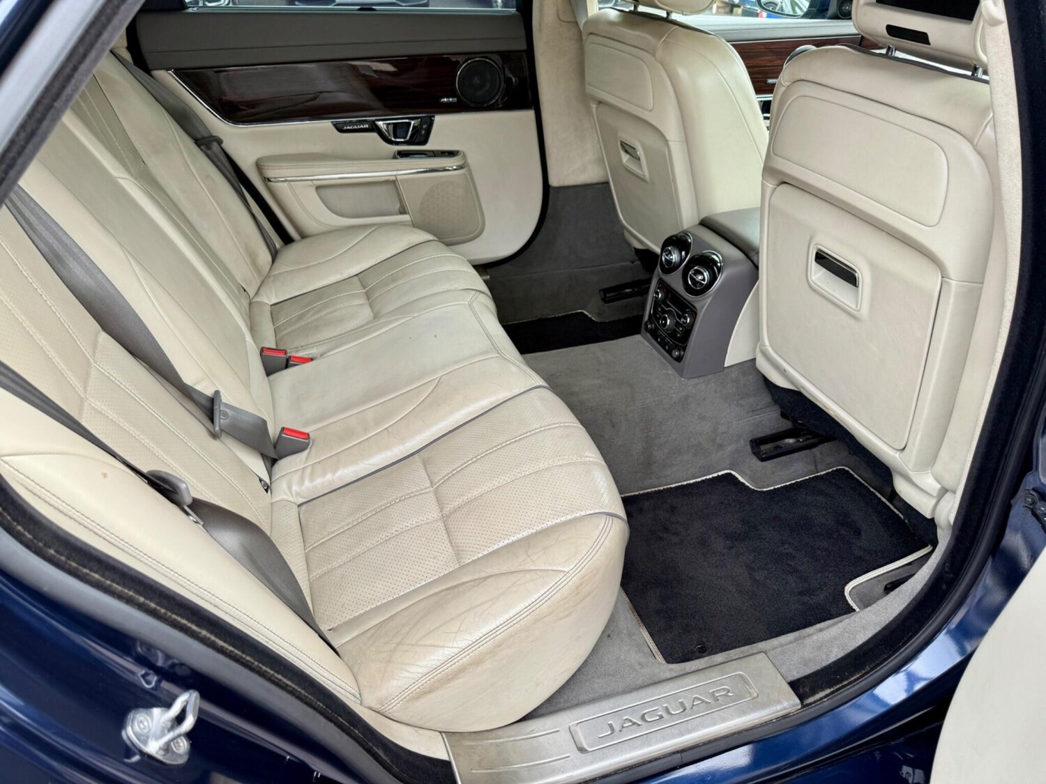 Used Jaguar XJ 2014 for sale - 76020422: Photo 38