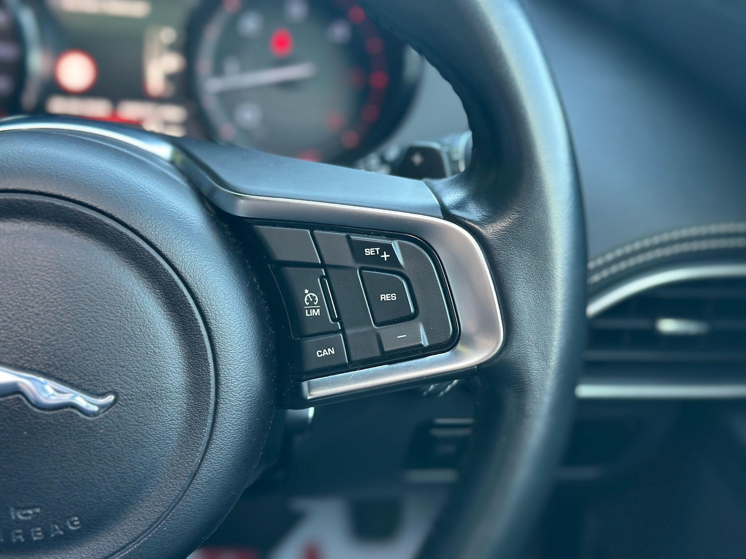 Used Jaguar XE 2016 for sale - 77671758: Photo 14