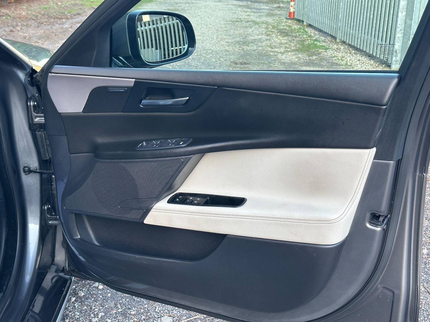 Used Jaguar XE 2016 for sale - 77671758: Photo 18